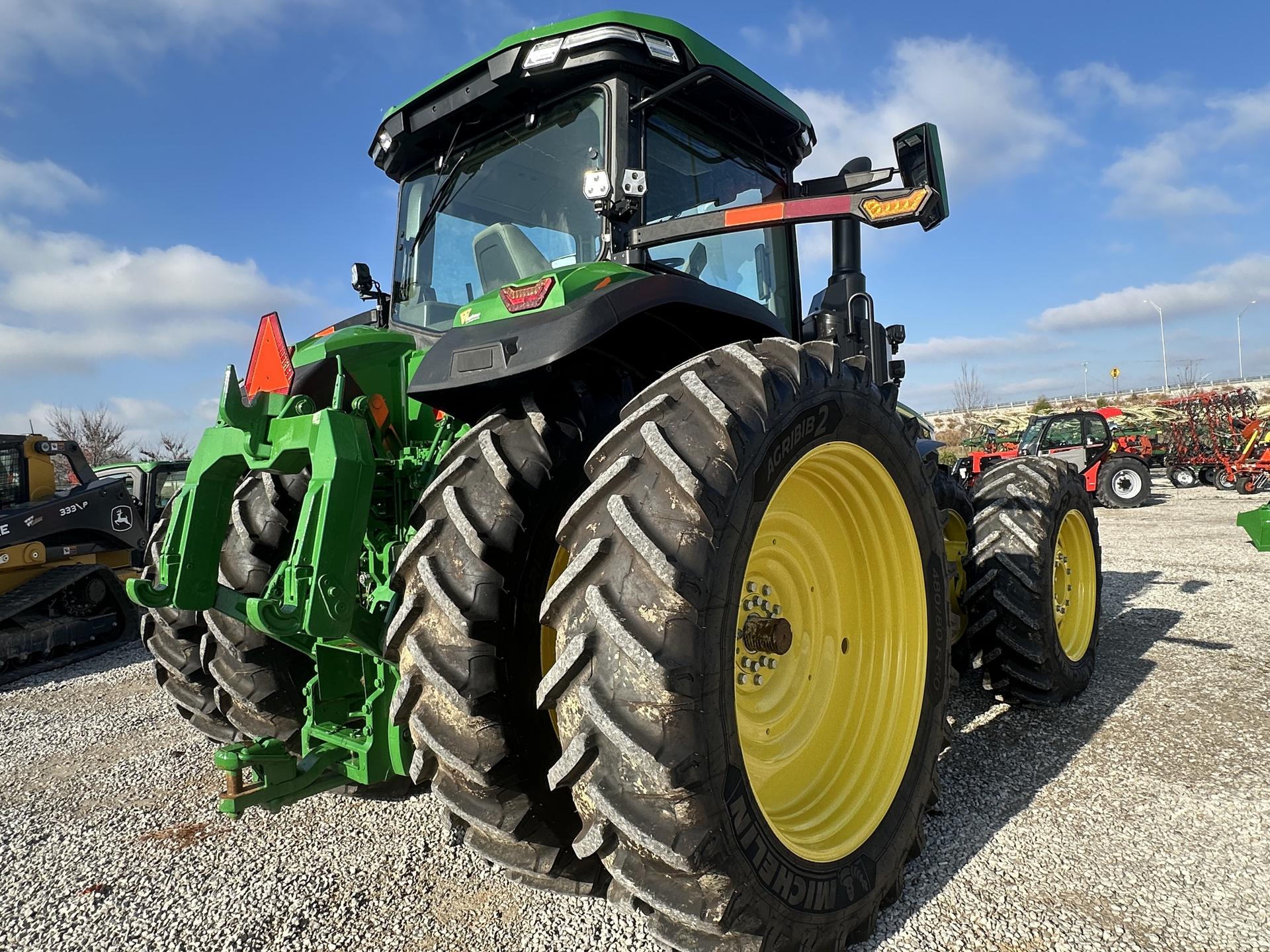 2023 John Deere 8R 310