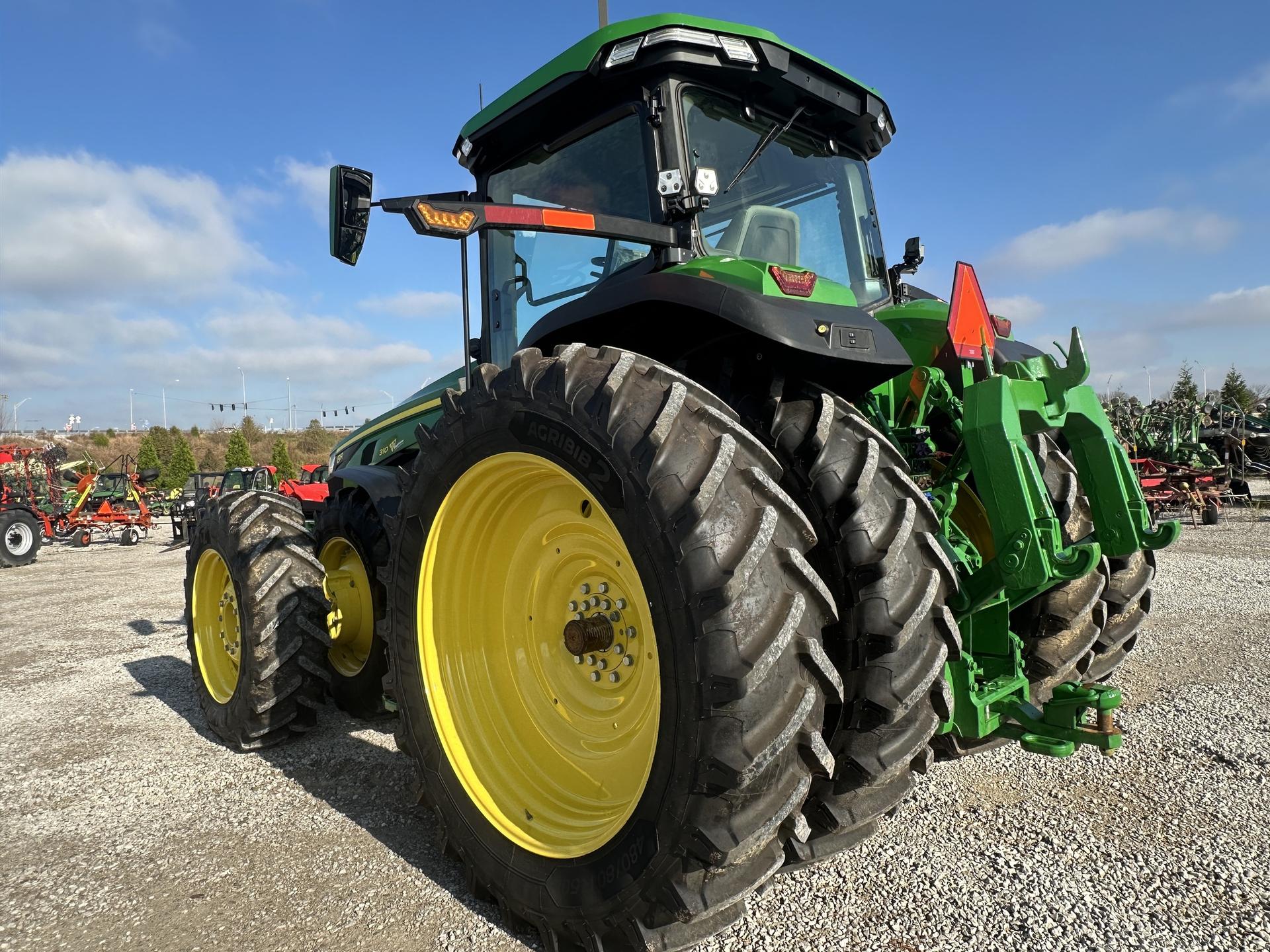 2023 John Deere 8R 310