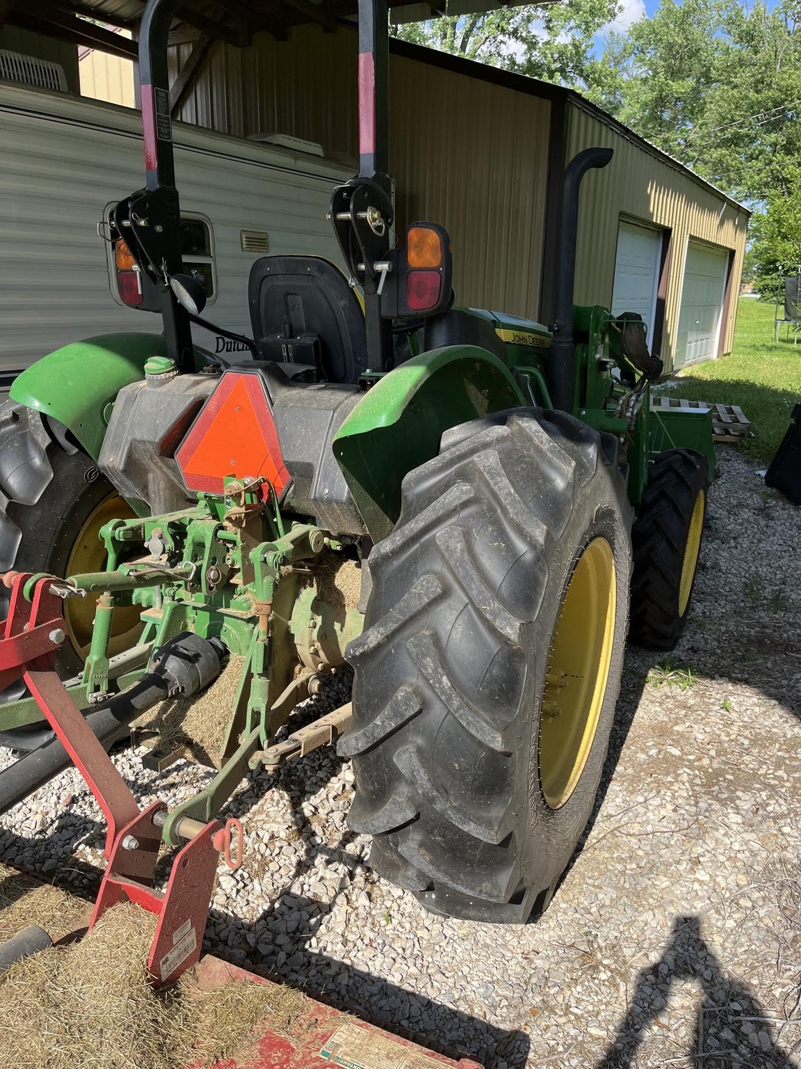 2017 John Deere 5065E