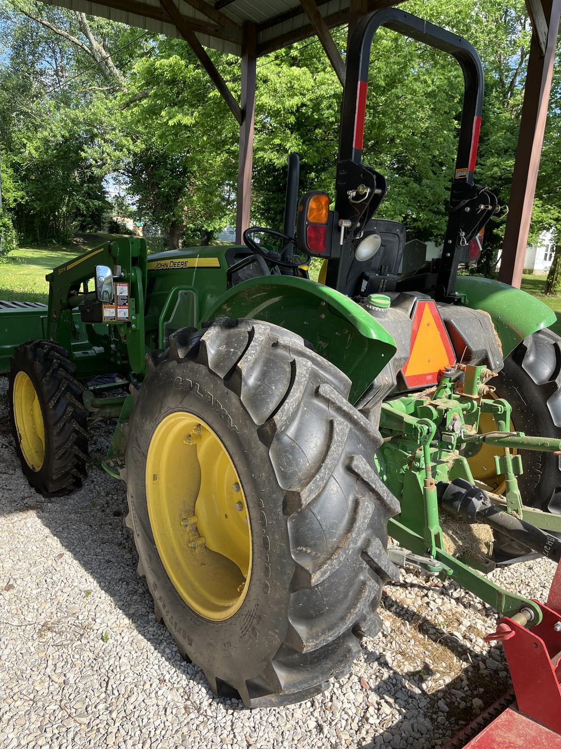 2017 John Deere 5065E