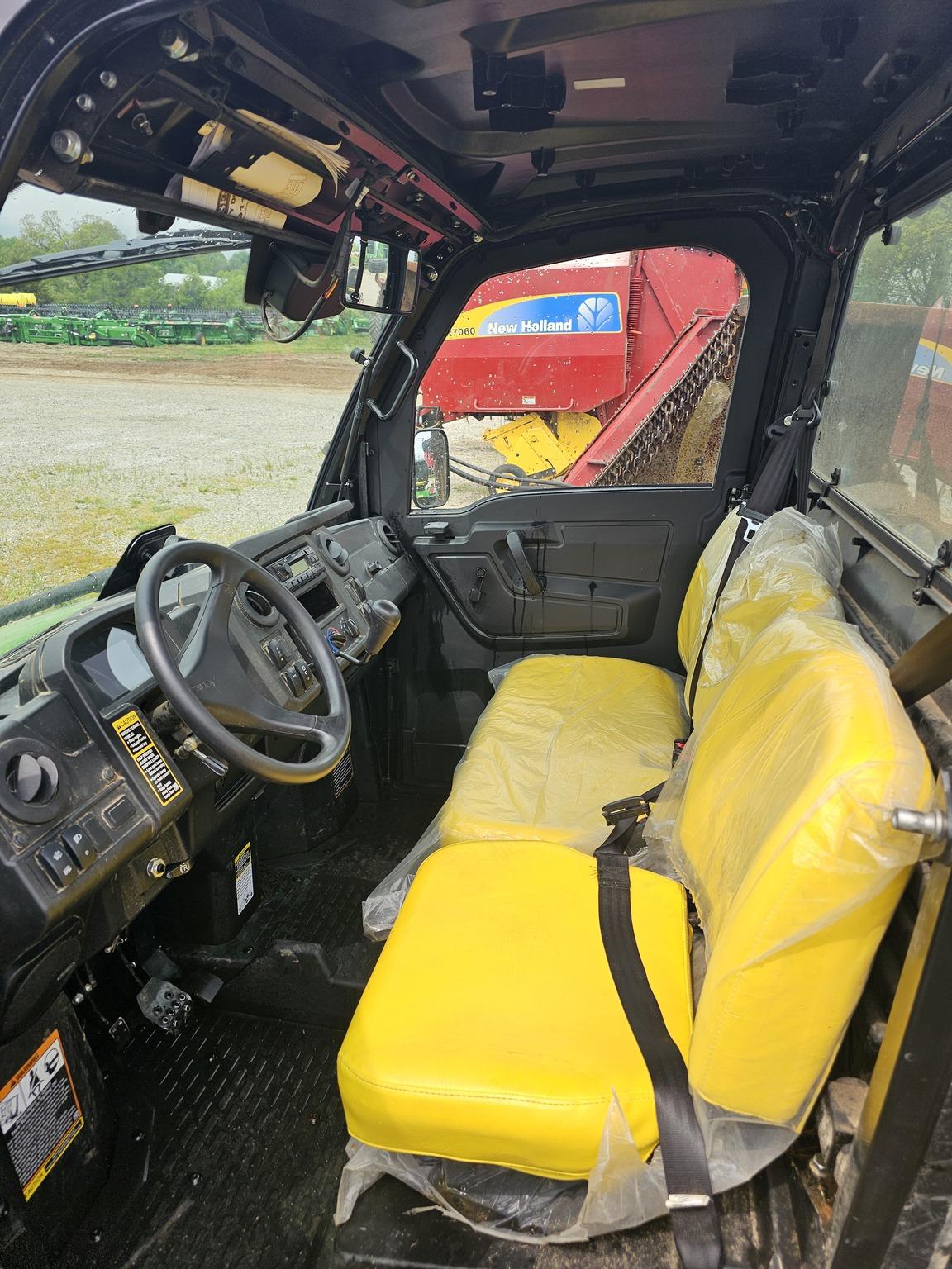 2018 John Deere XUV 835M Image