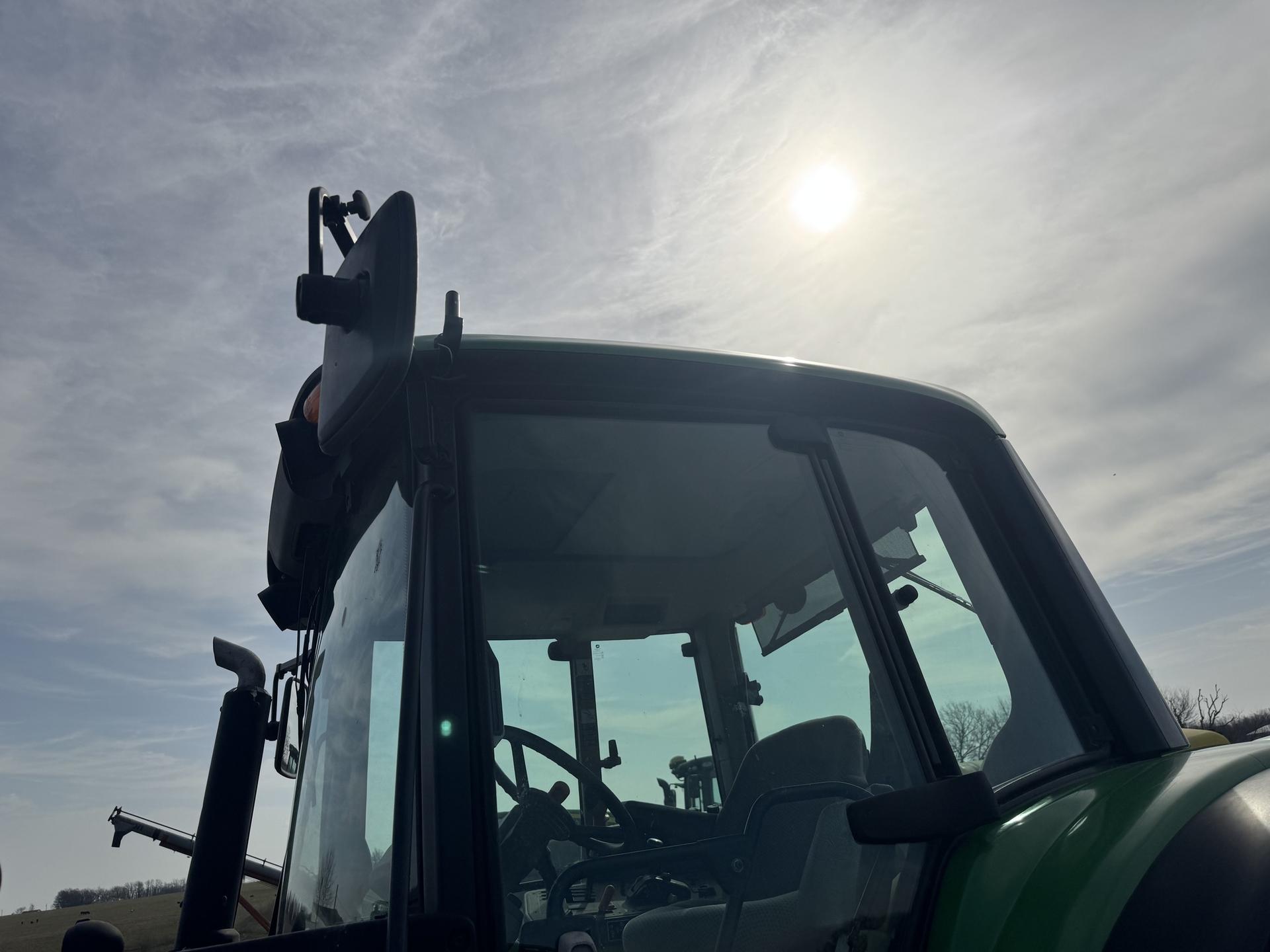 2018 John Deere 6130M Image
