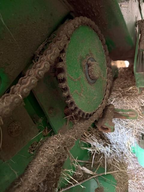 2002 John Deere 567 Image