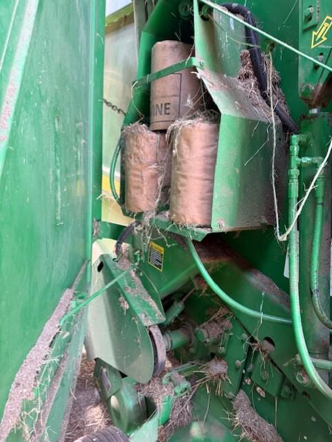 2002 John Deere 567 Image
