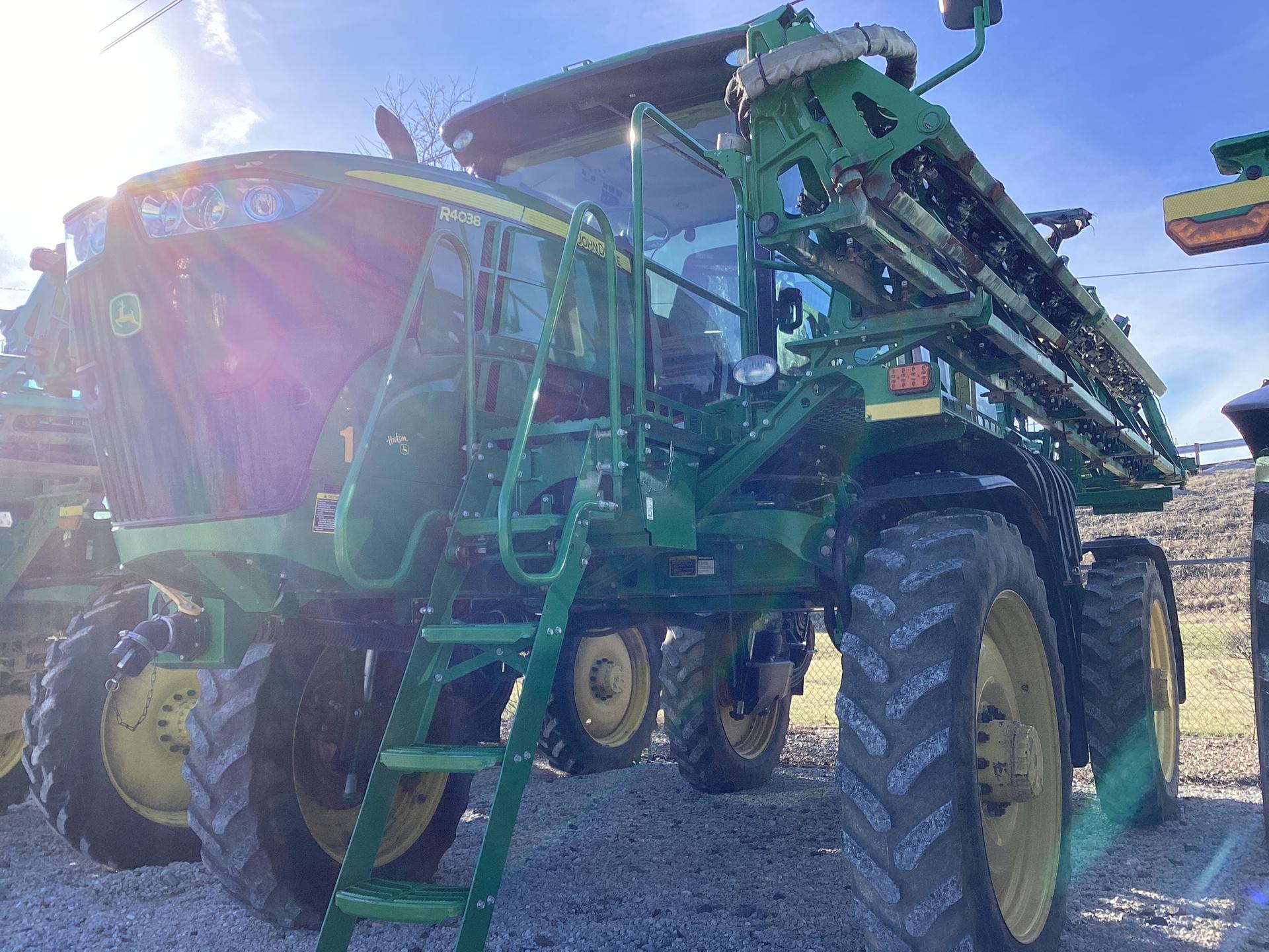 2019 John Deere R4038 Image