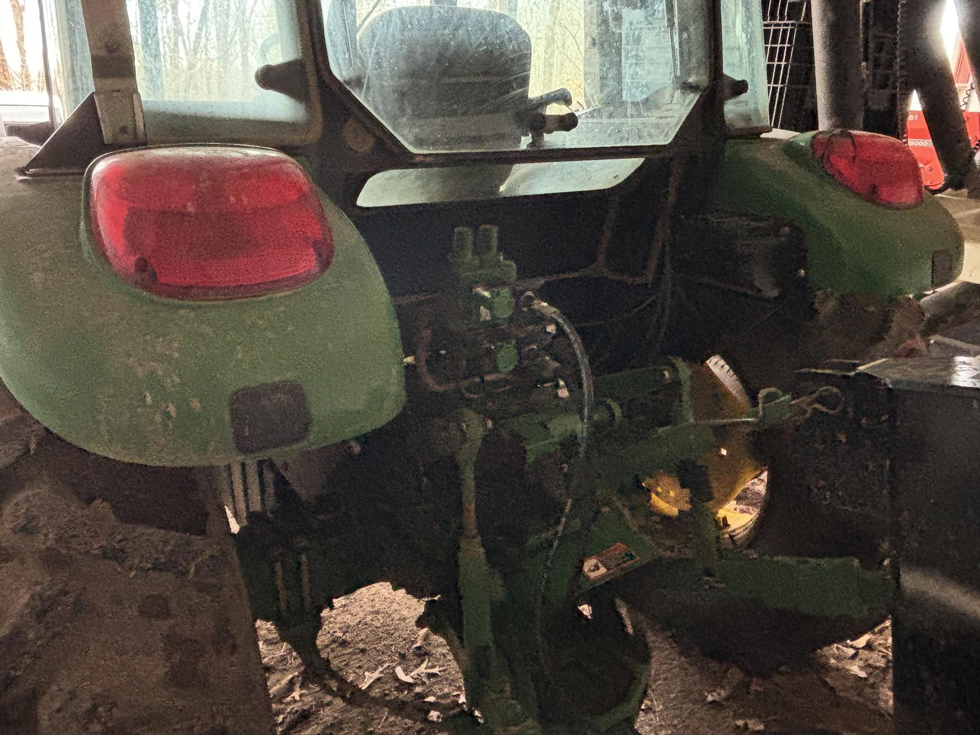 2012 John Deere 5083E Image