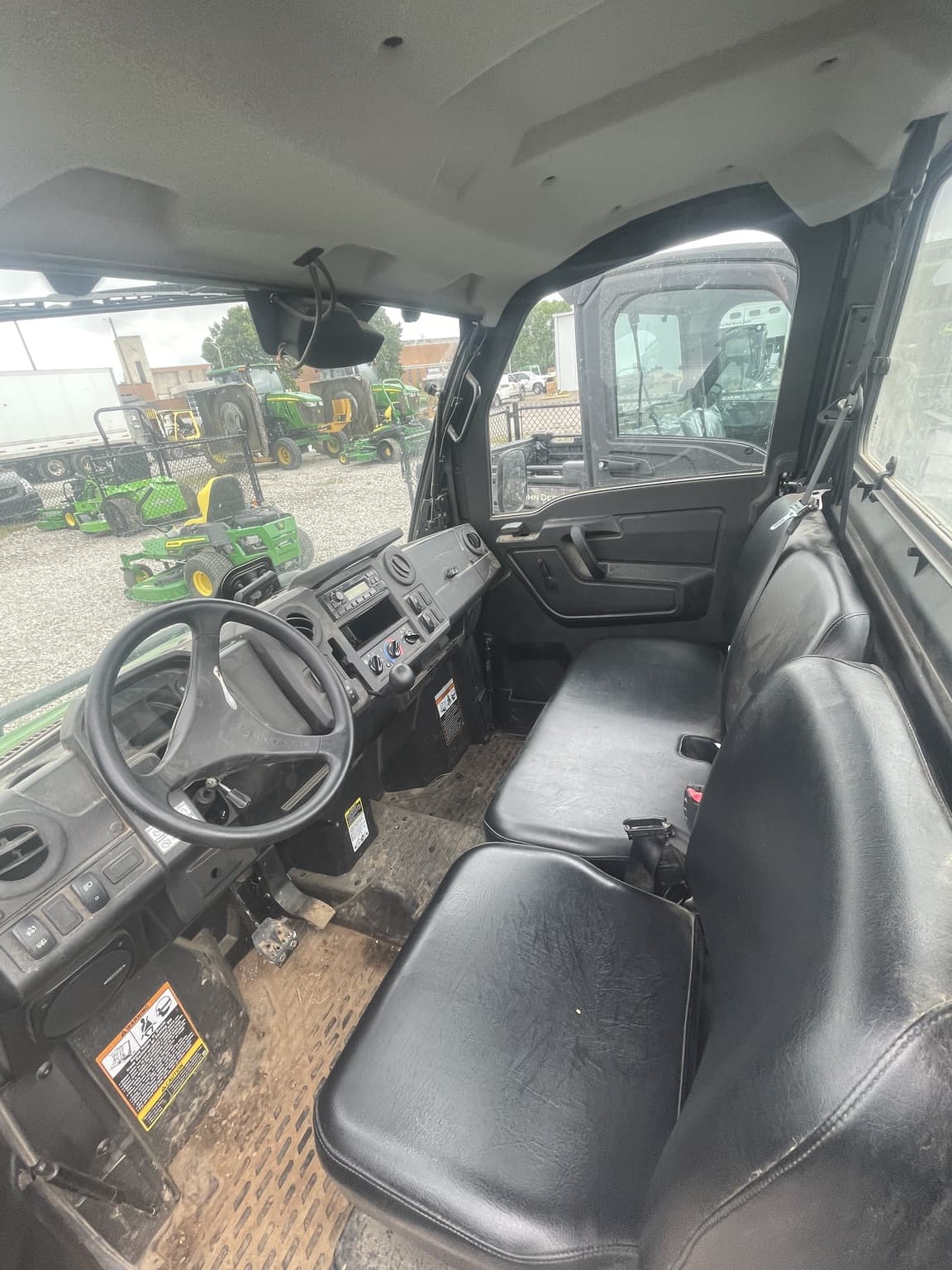 2024 John Deere XUV 835M Image