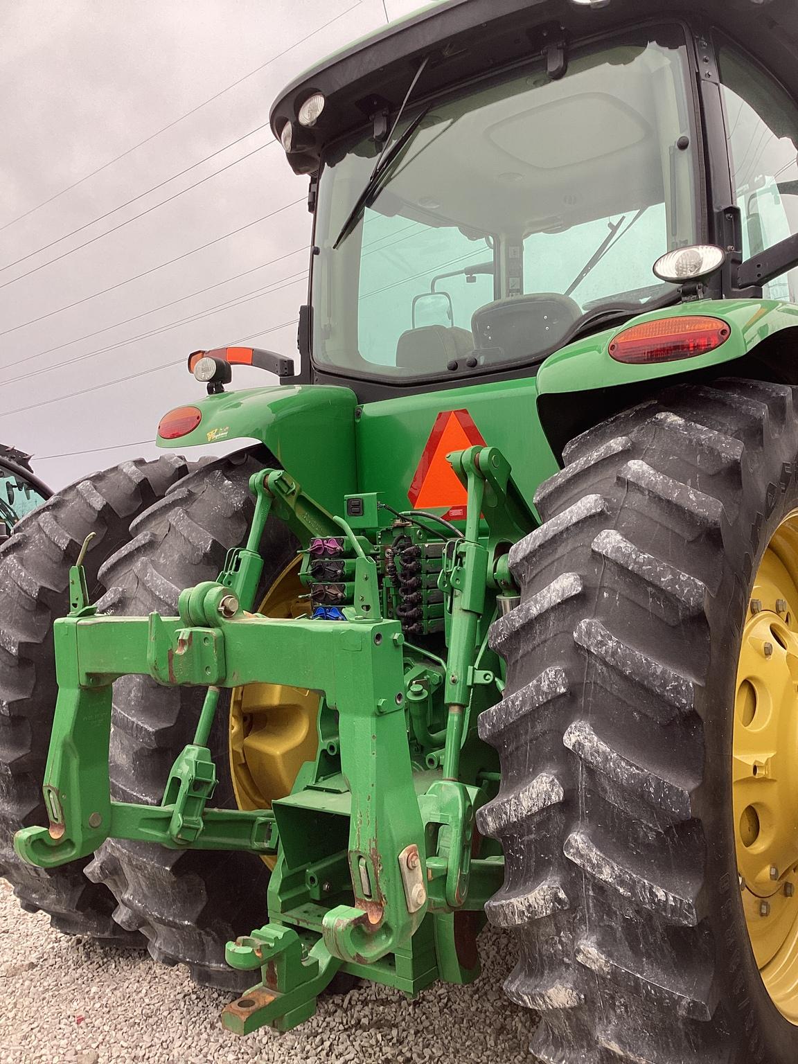 2010 John Deere 8295R 2010 Image