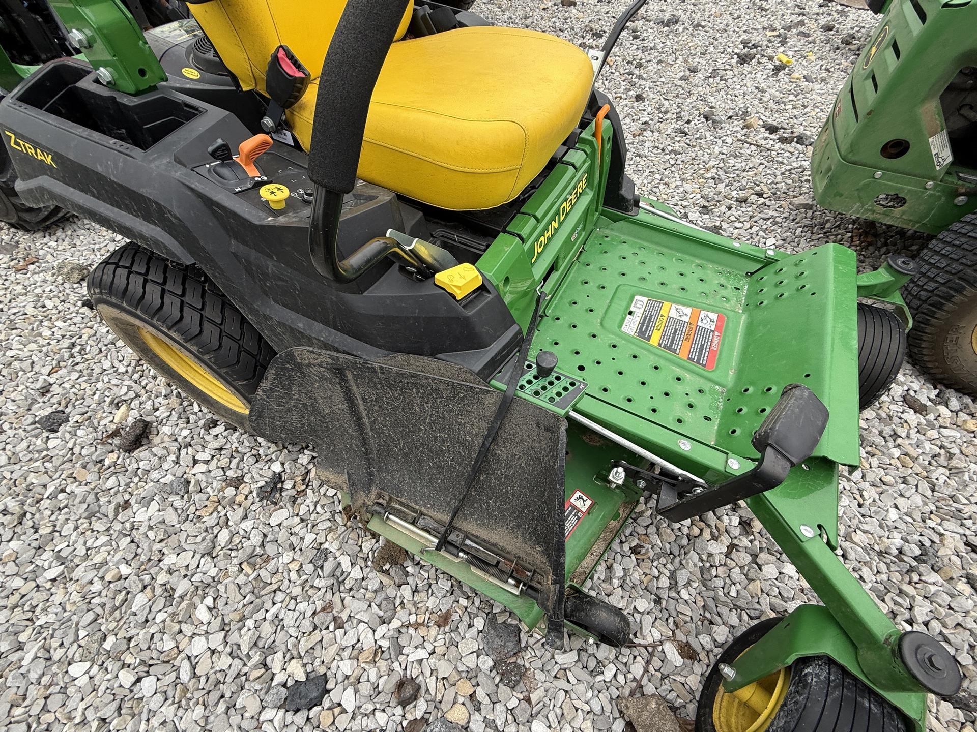 2023 John Deere Z515E Image