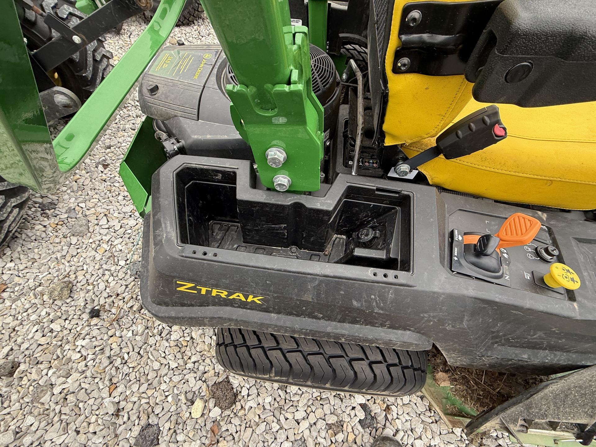 2023 John Deere Z515E Image