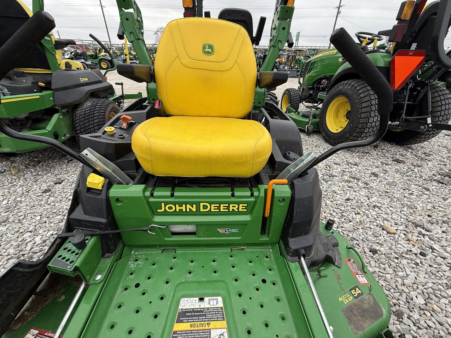 2023 John Deere Z515E Image