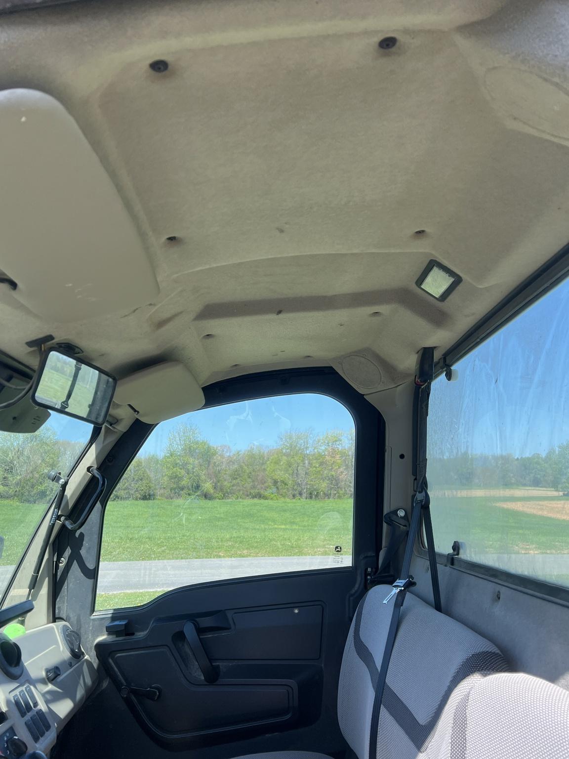 2022 John Deere XUV 835R Image