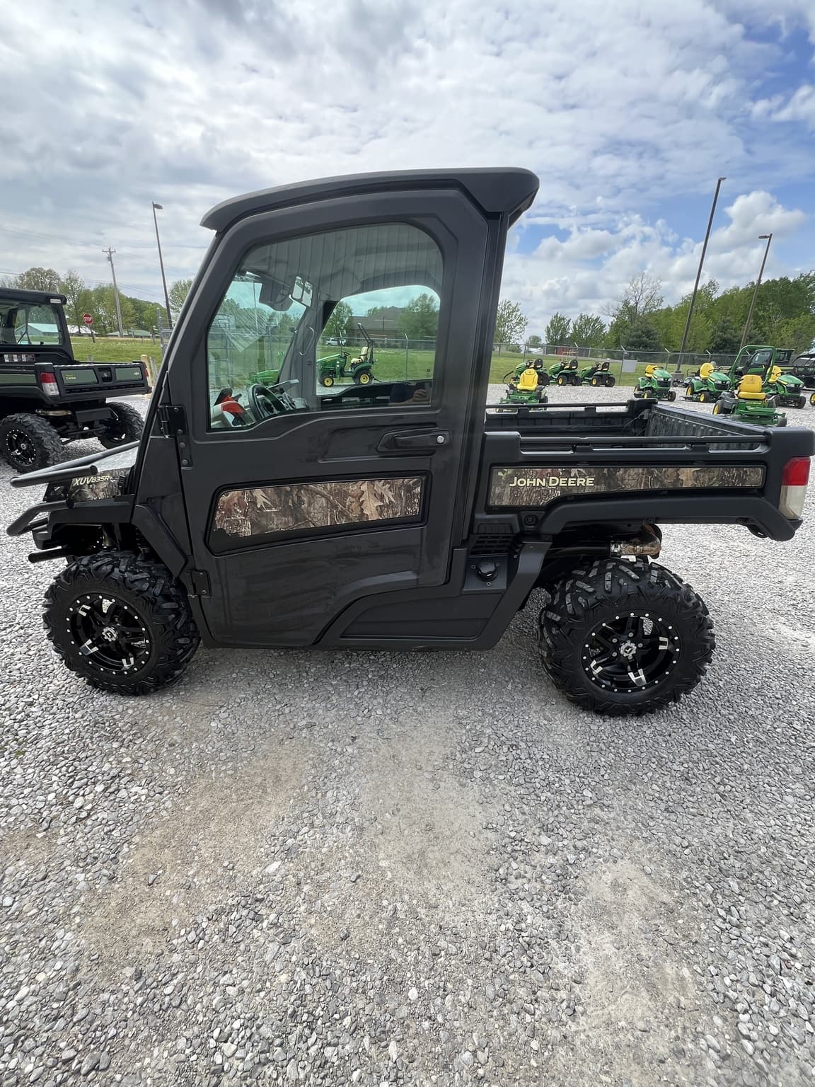 2022 John Deere XUV 835R Image