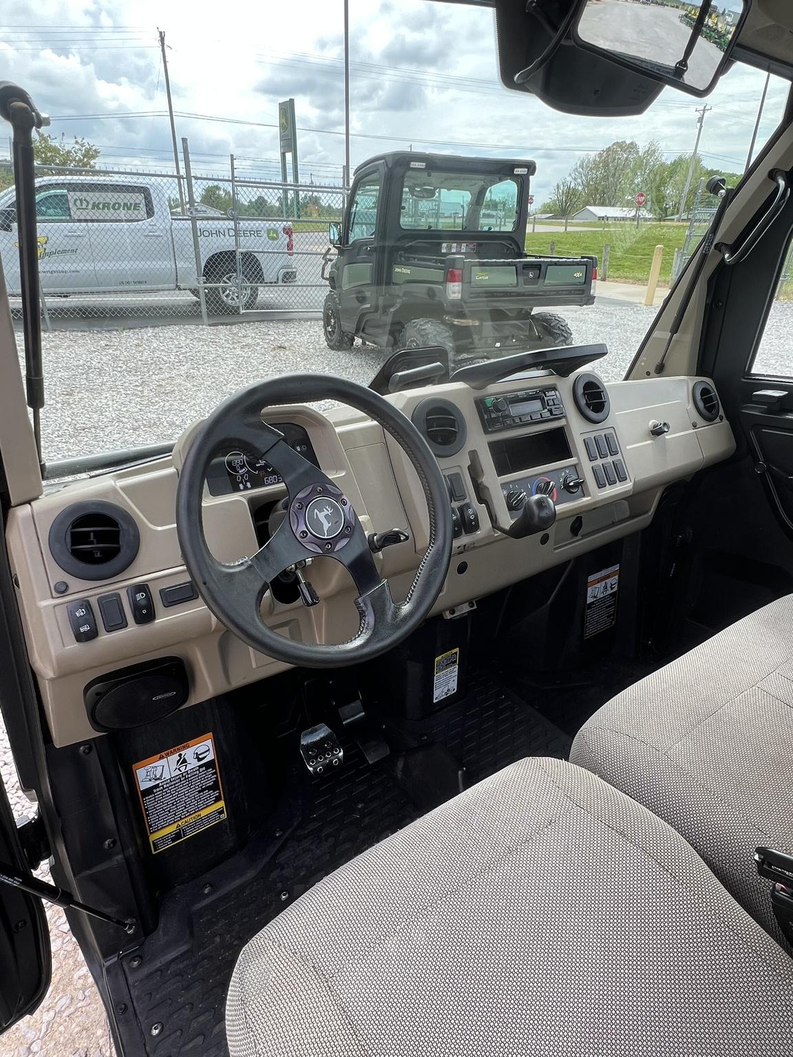 2022 John Deere XUV 835R Image