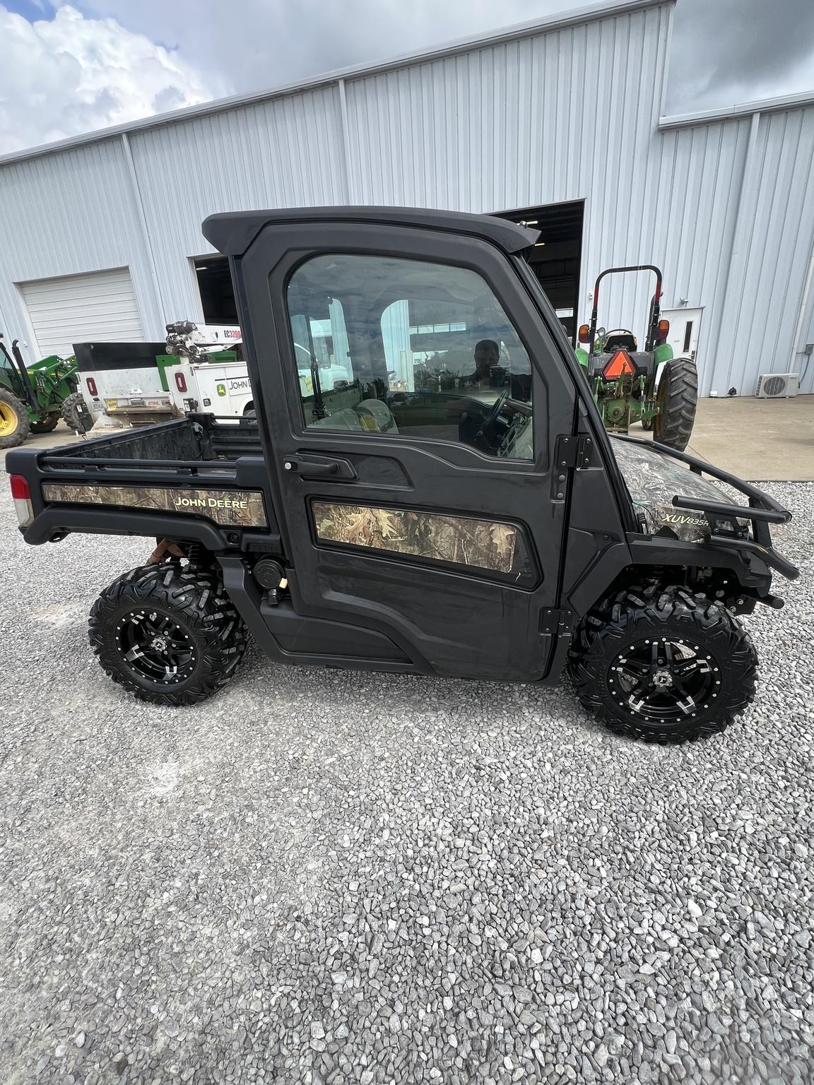2022 John Deere XUV 835R Image