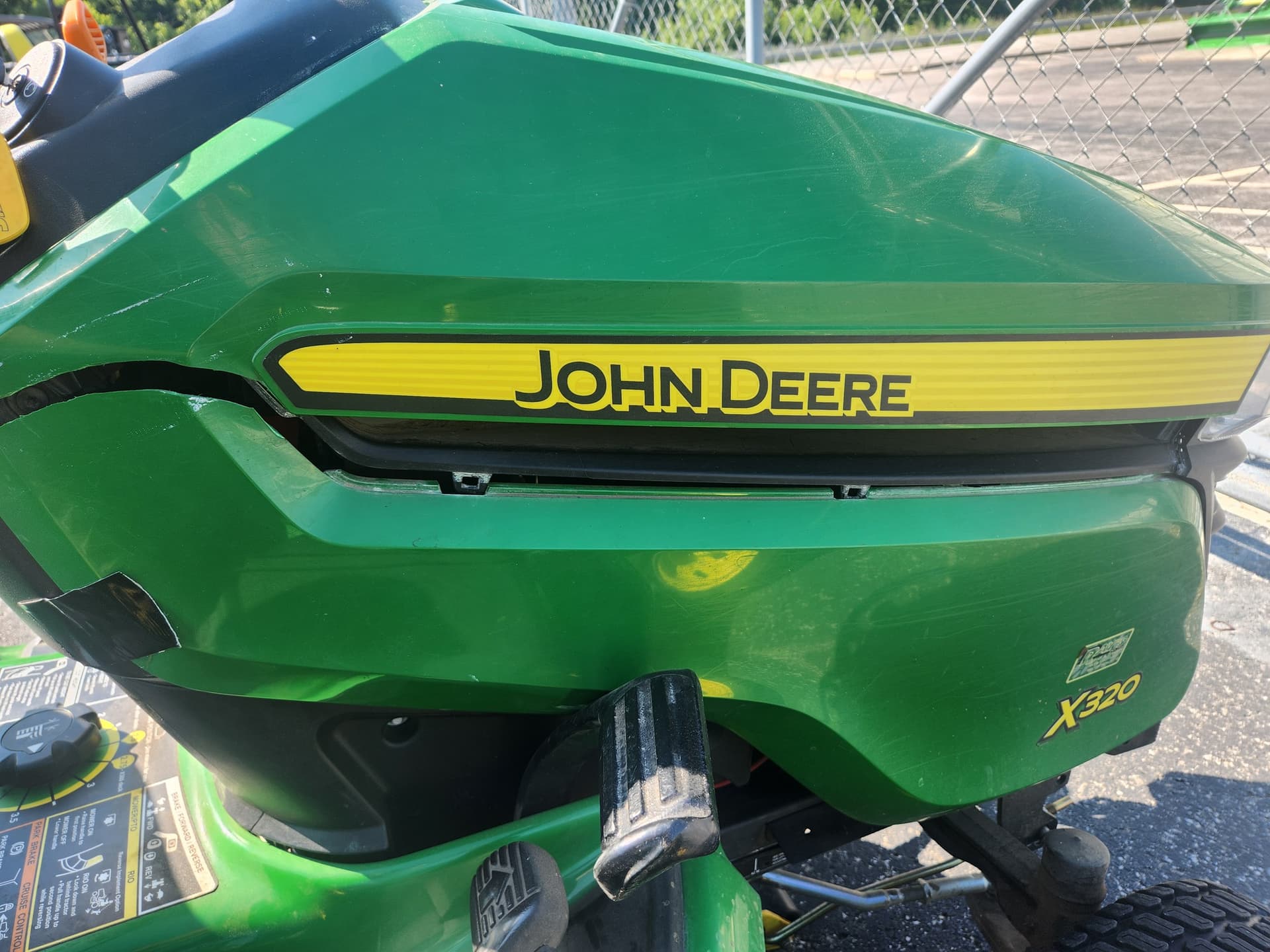 2014 John Deere X320 Image