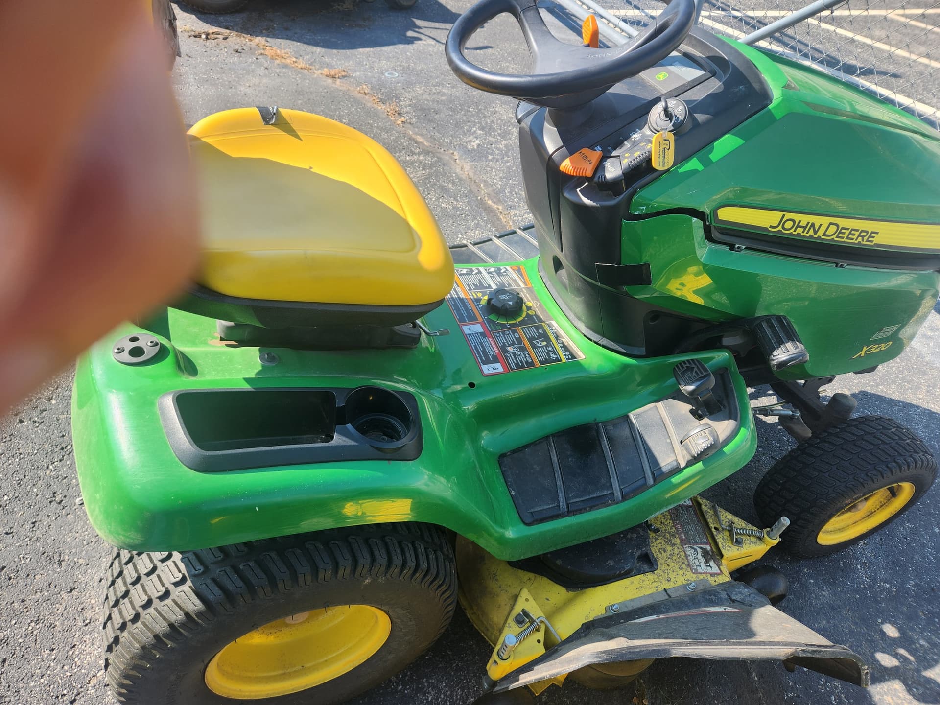 2014 John Deere X320 Image
