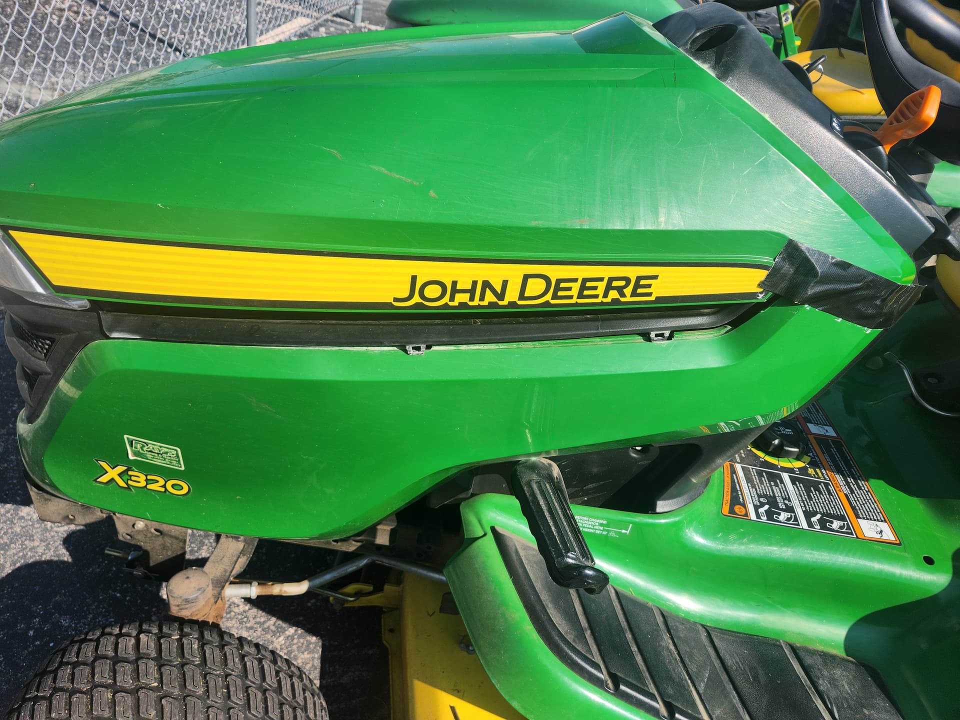 2014 John Deere X320 Image