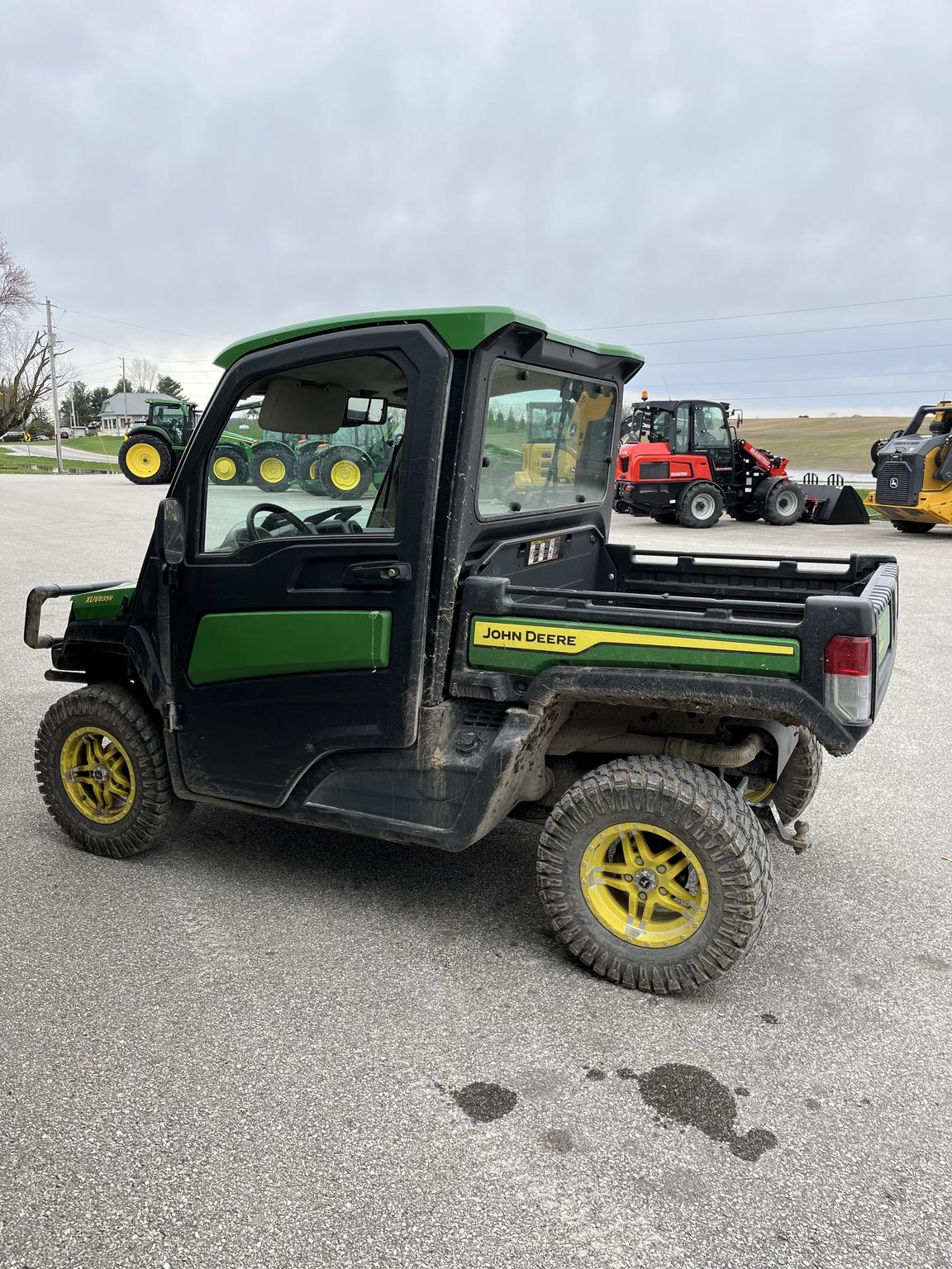 2024 John Deere XUV 835R Image