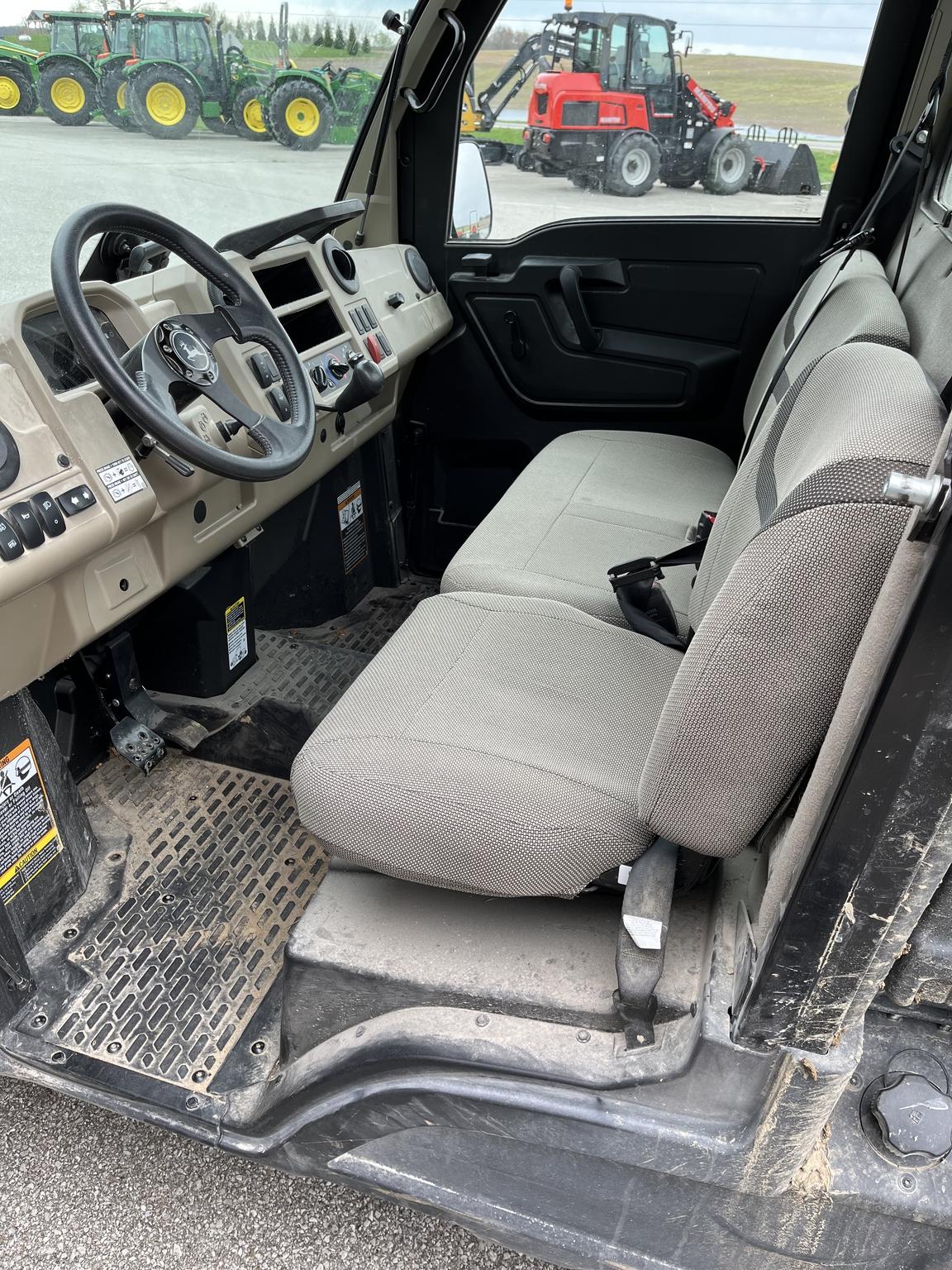 2024 John Deere XUV 835R Image