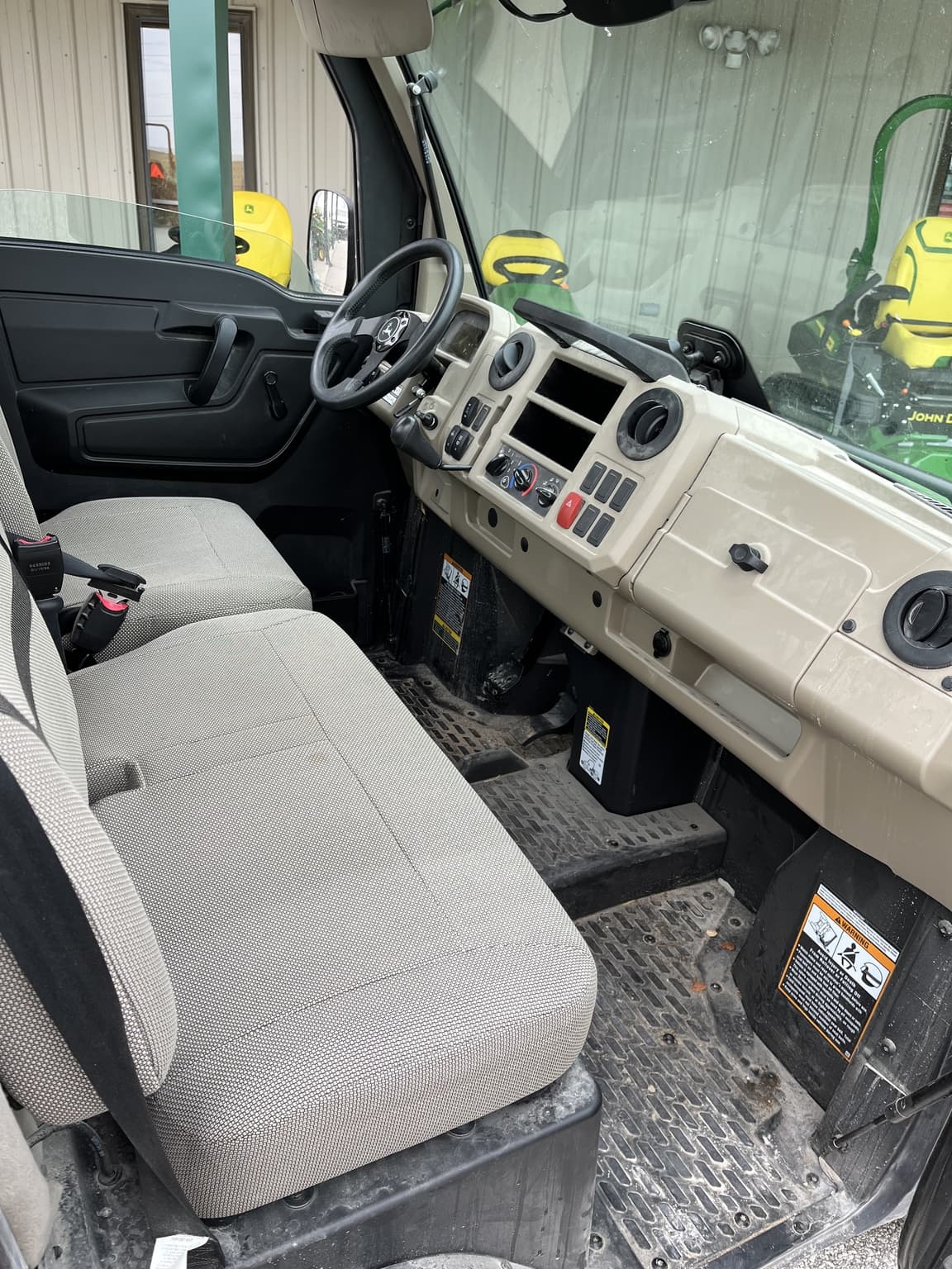 2024 John Deere XUV 835R Image