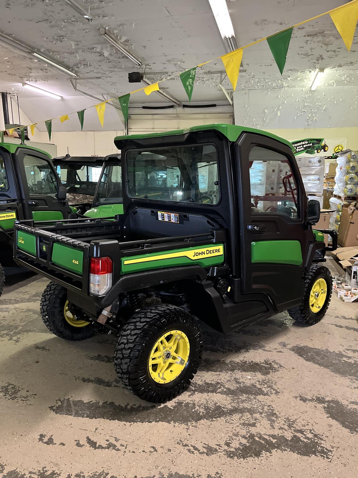 2024 John Deere XUV 835R Image