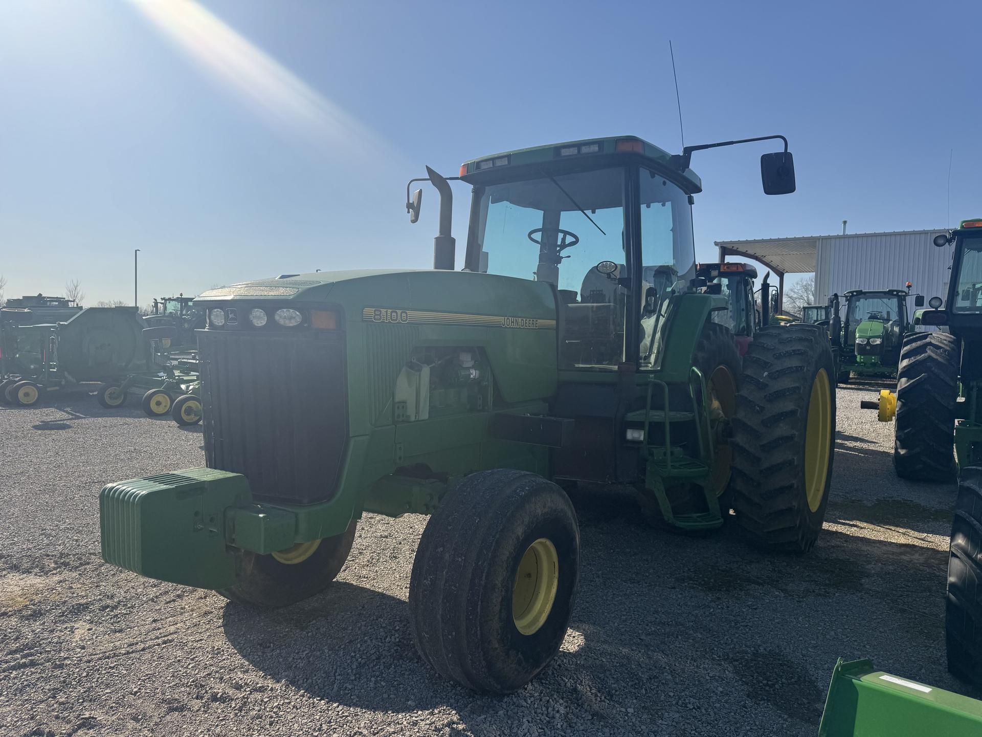 1995 John Deere 8100 Image