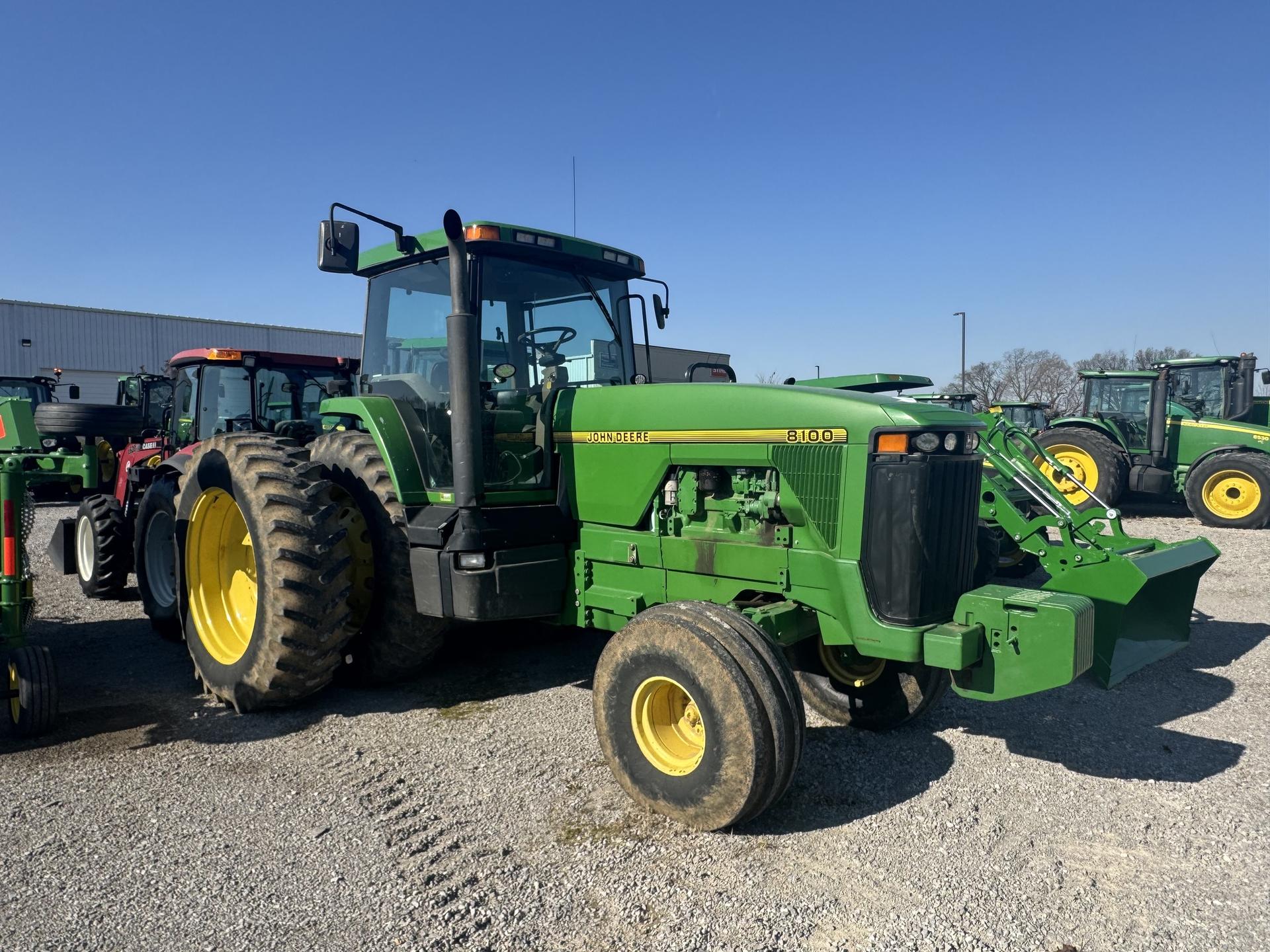 1995 John Deere 8100 Image
