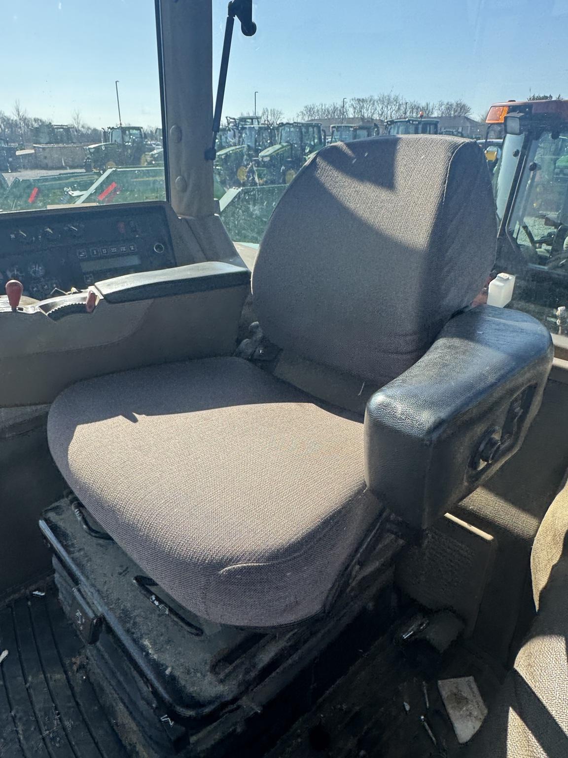 1995 John Deere 8100 Image