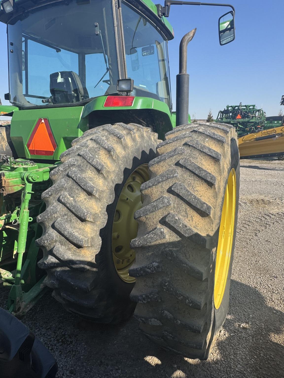 1995 John Deere 8100 Image
