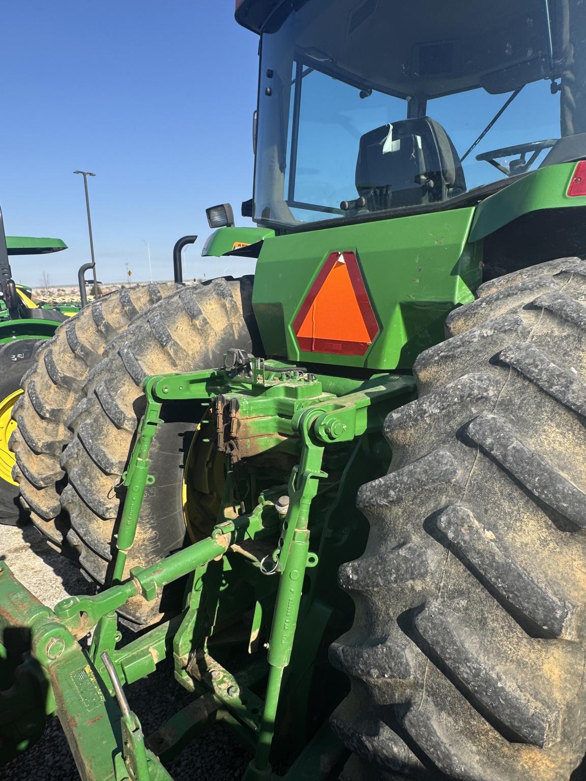 1995 John Deere 8100 Image