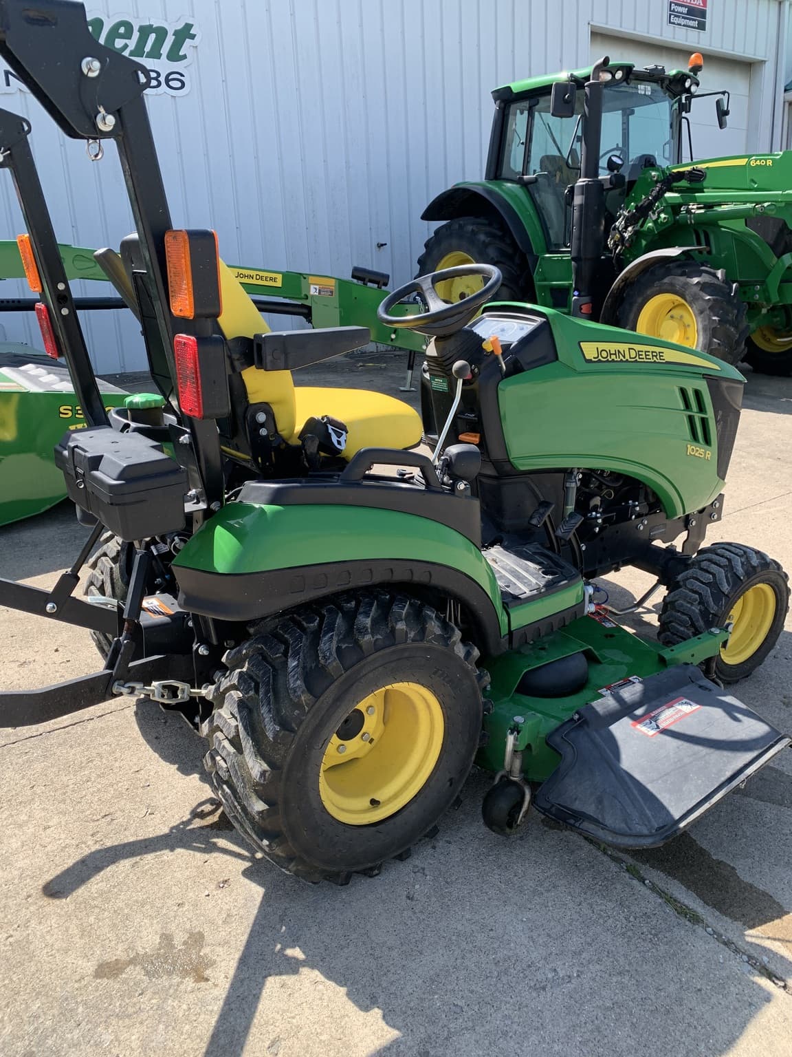 2015 John Deere 1025R Image