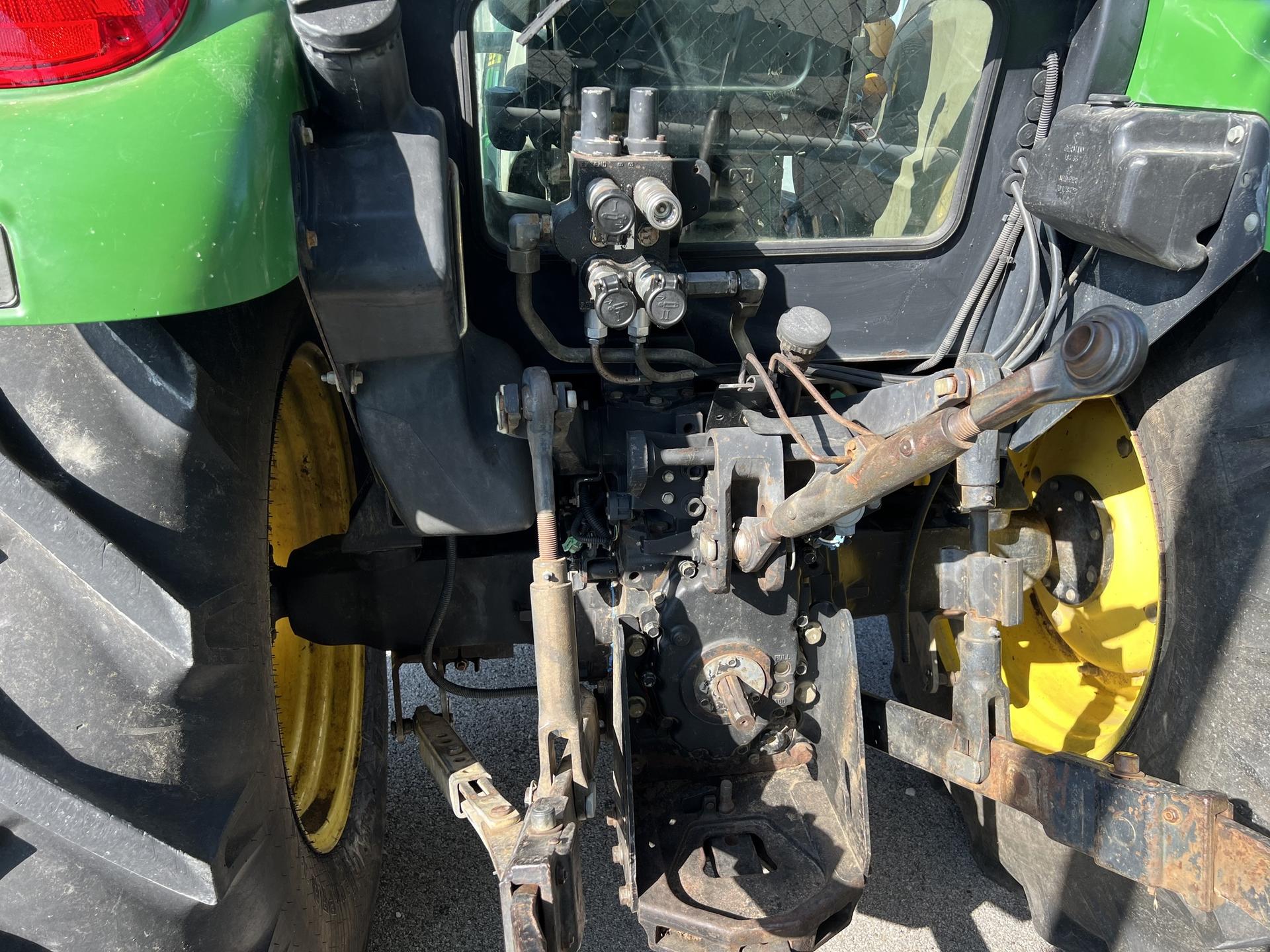 2008 John Deere 5625