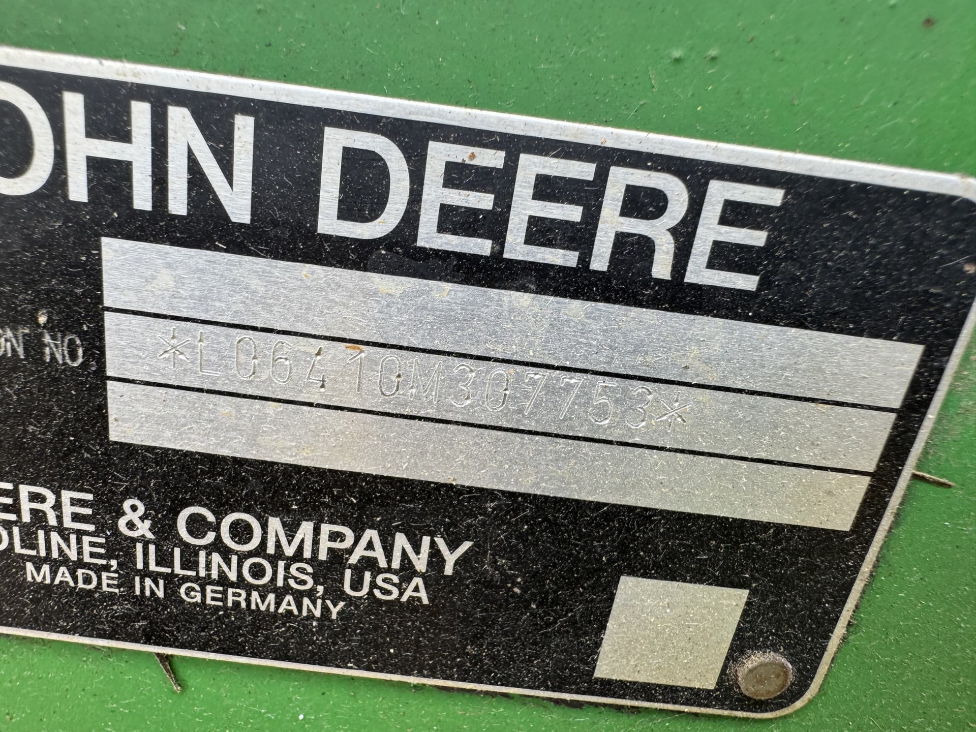 2001 John Deere 6410