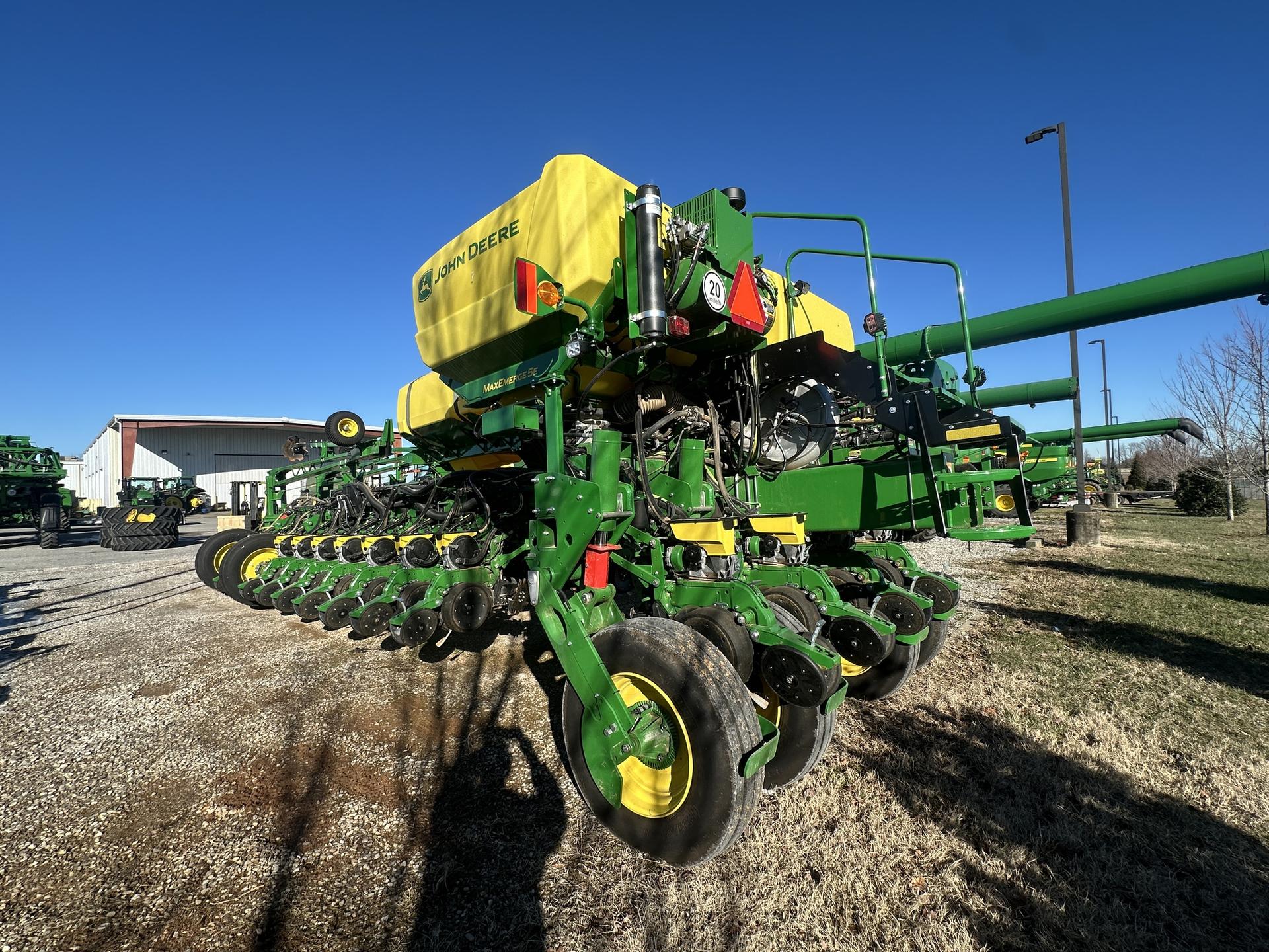 2024 John Deere 1775NT Image