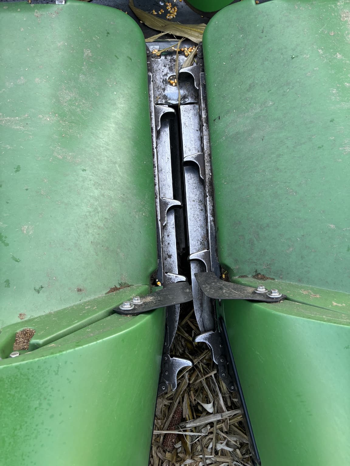 2022 John Deere C8R Image