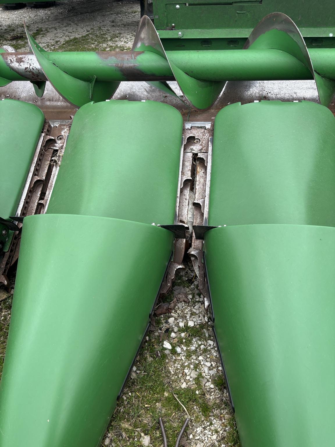 2022 John Deere C8R Image