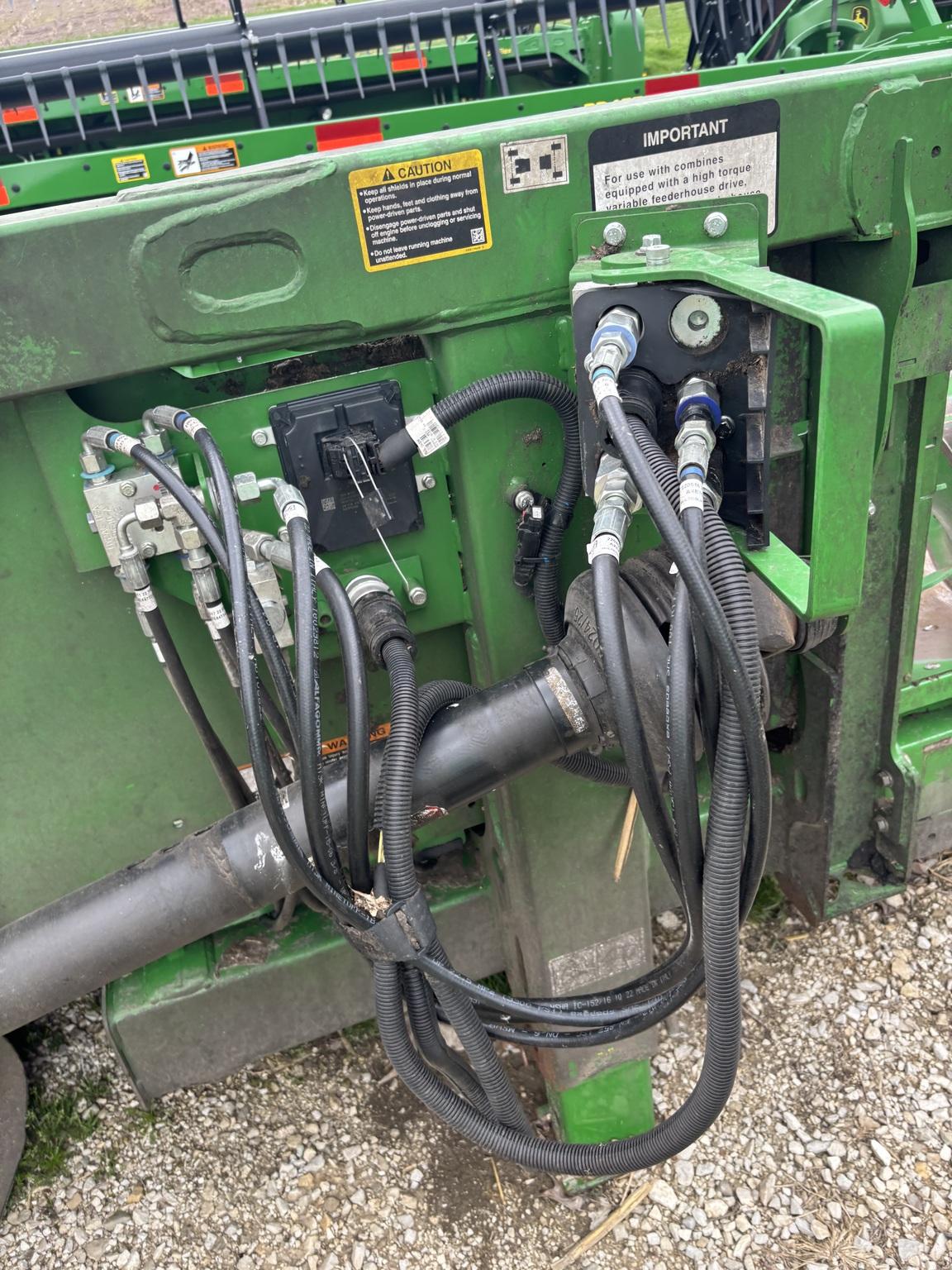 2022 John Deere C8R Image