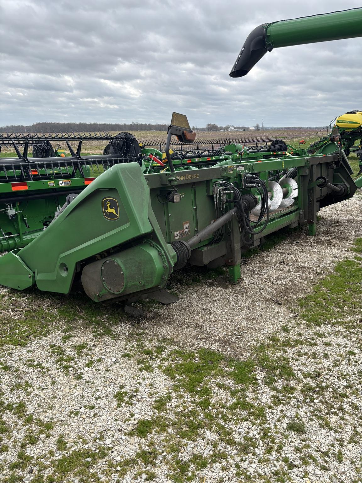2022 John Deere C8R Image