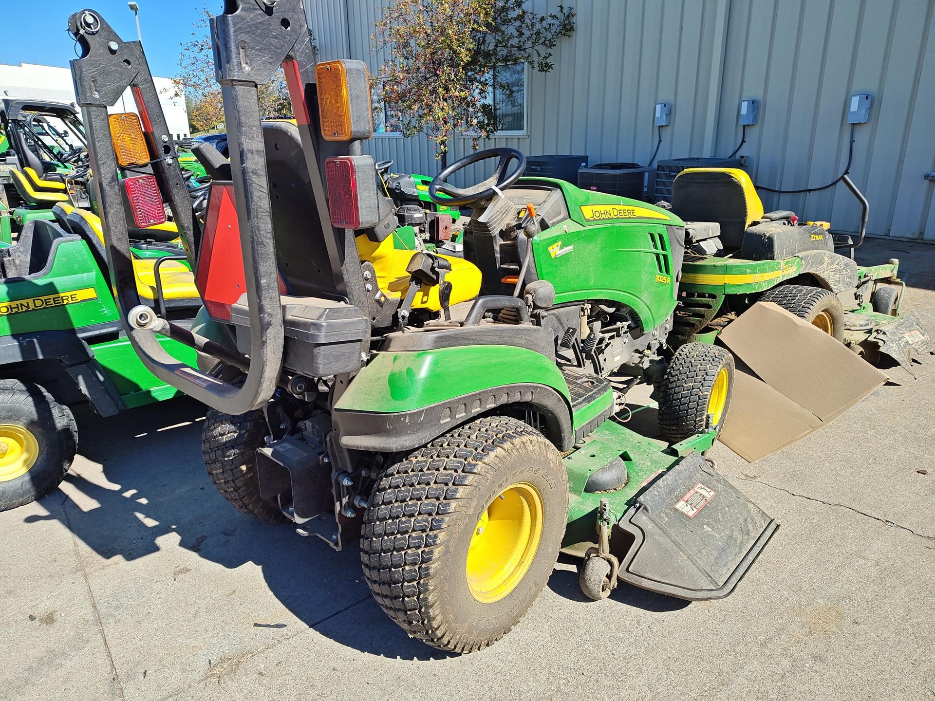 2022 John Deere 1025R Image