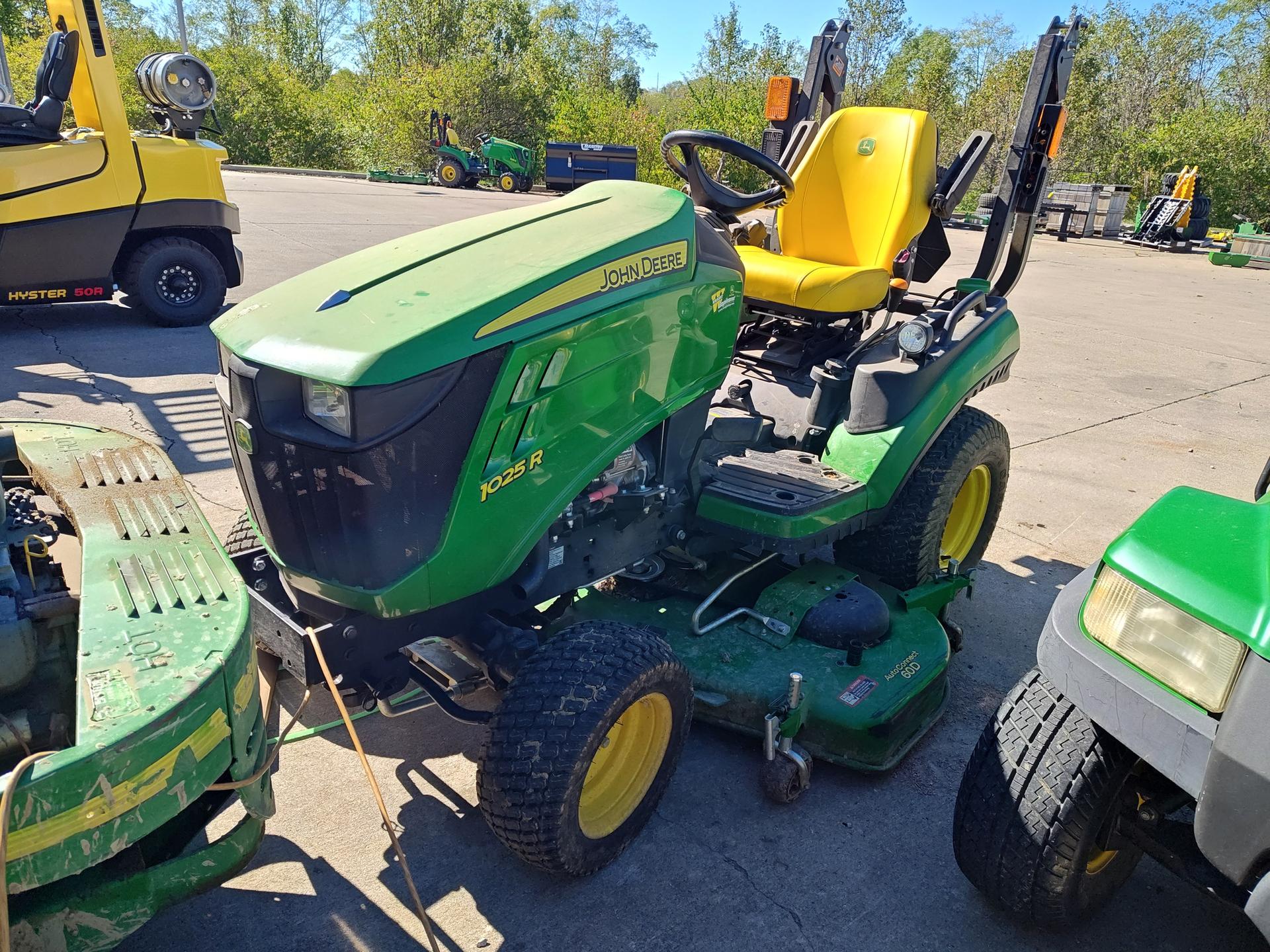 2022 John Deere 1025R Image