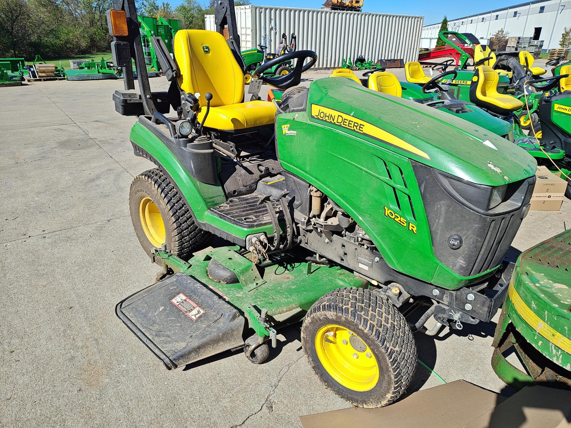 2022 John Deere 1025R Image