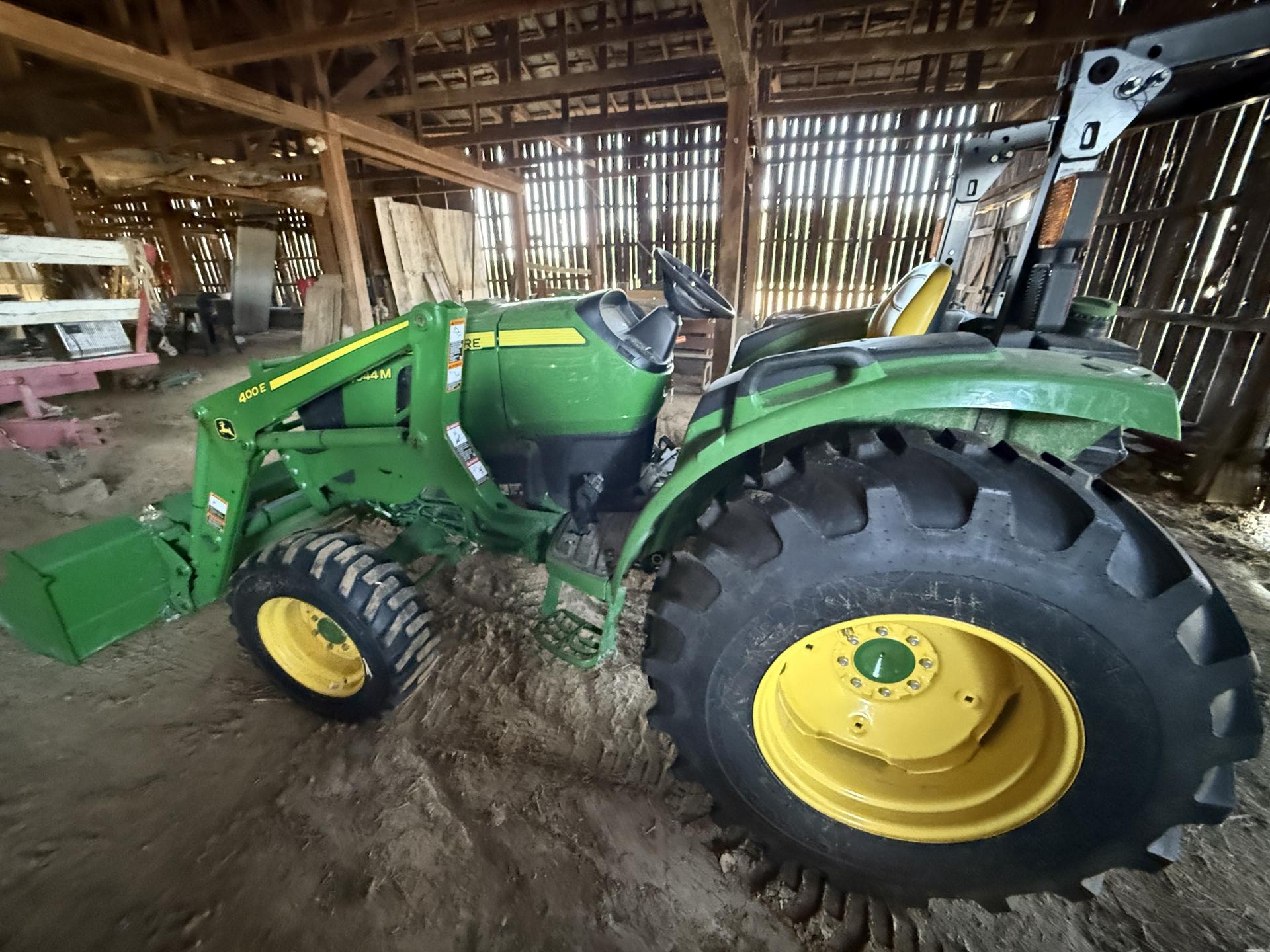 2023 John Deere 4044M