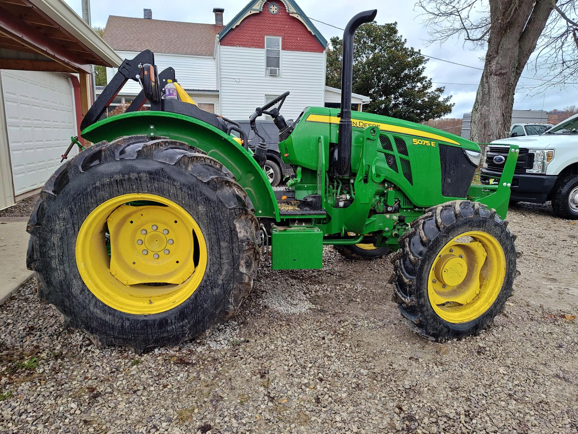 2022 John Deere 5075E