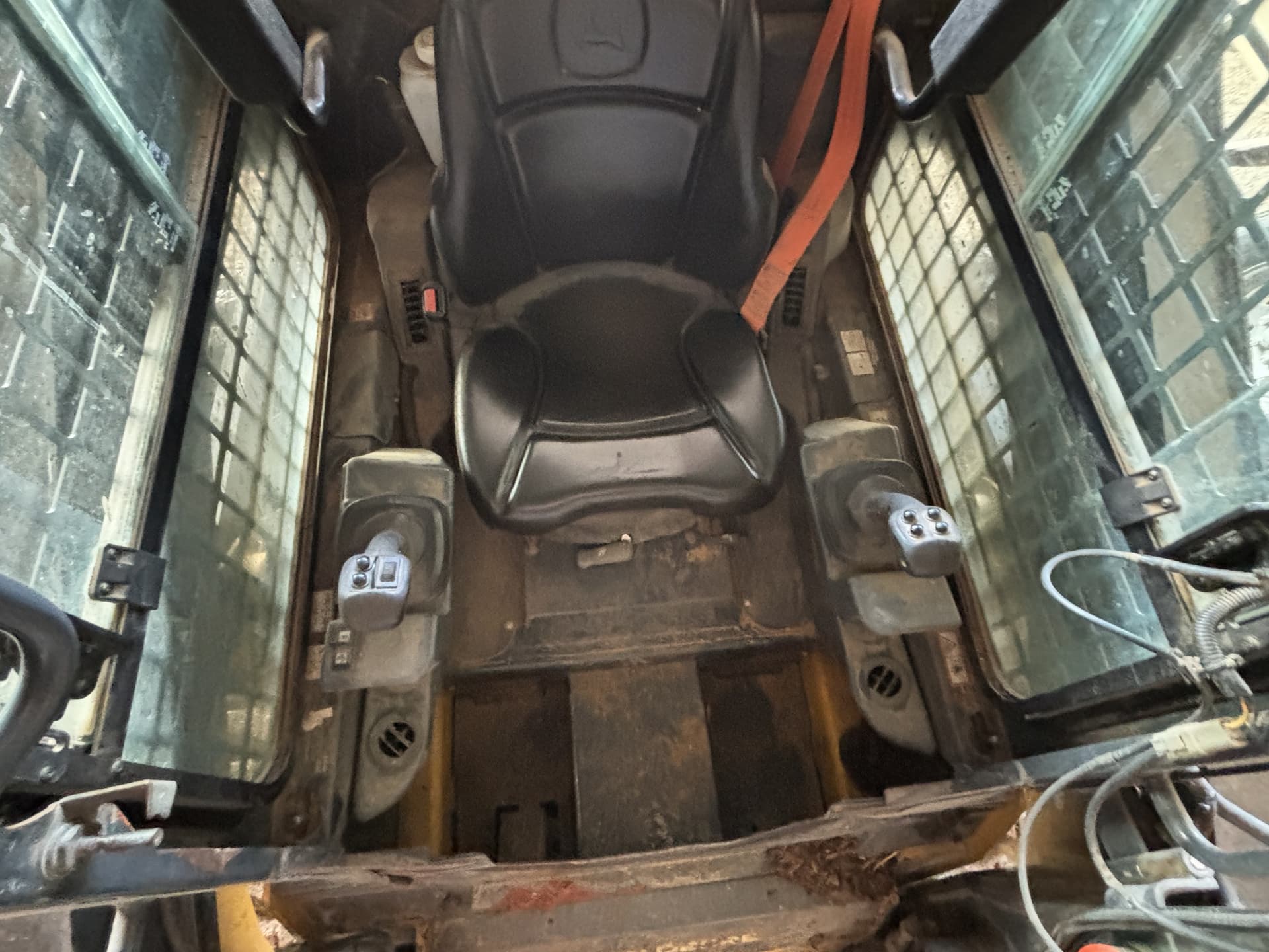 2019 John Deere 317G Image