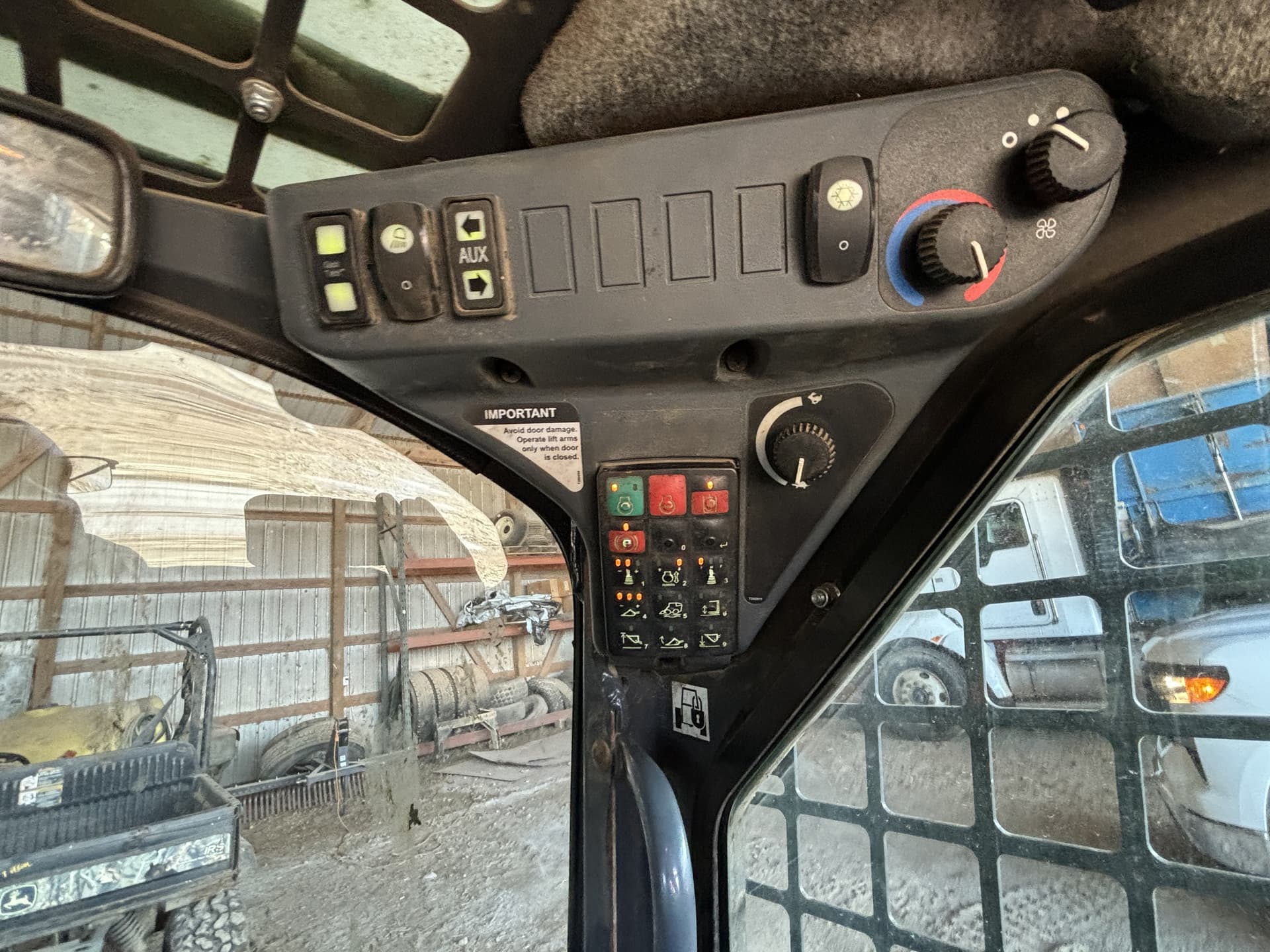 2019 John Deere 317G Image