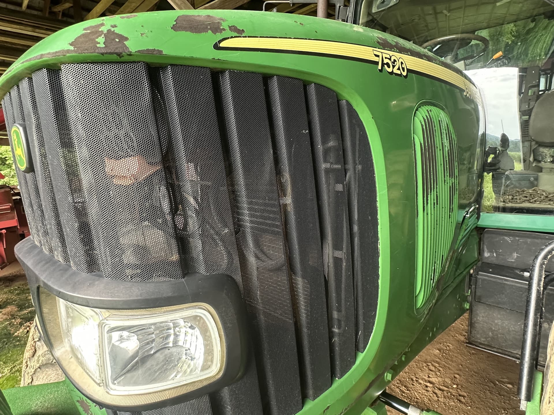 2003 John Deere 7520 Image
