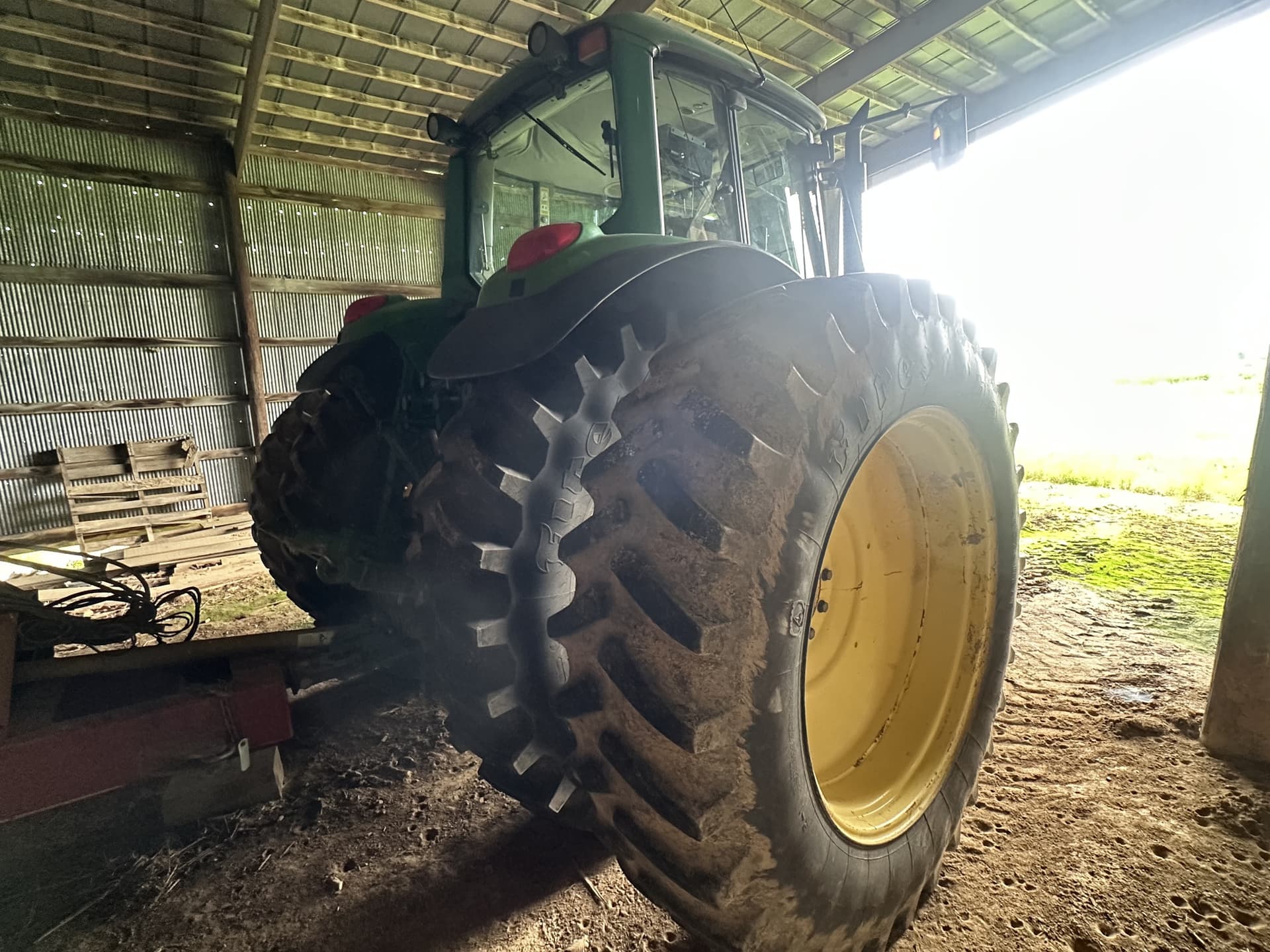 2003 John Deere 7520 Image