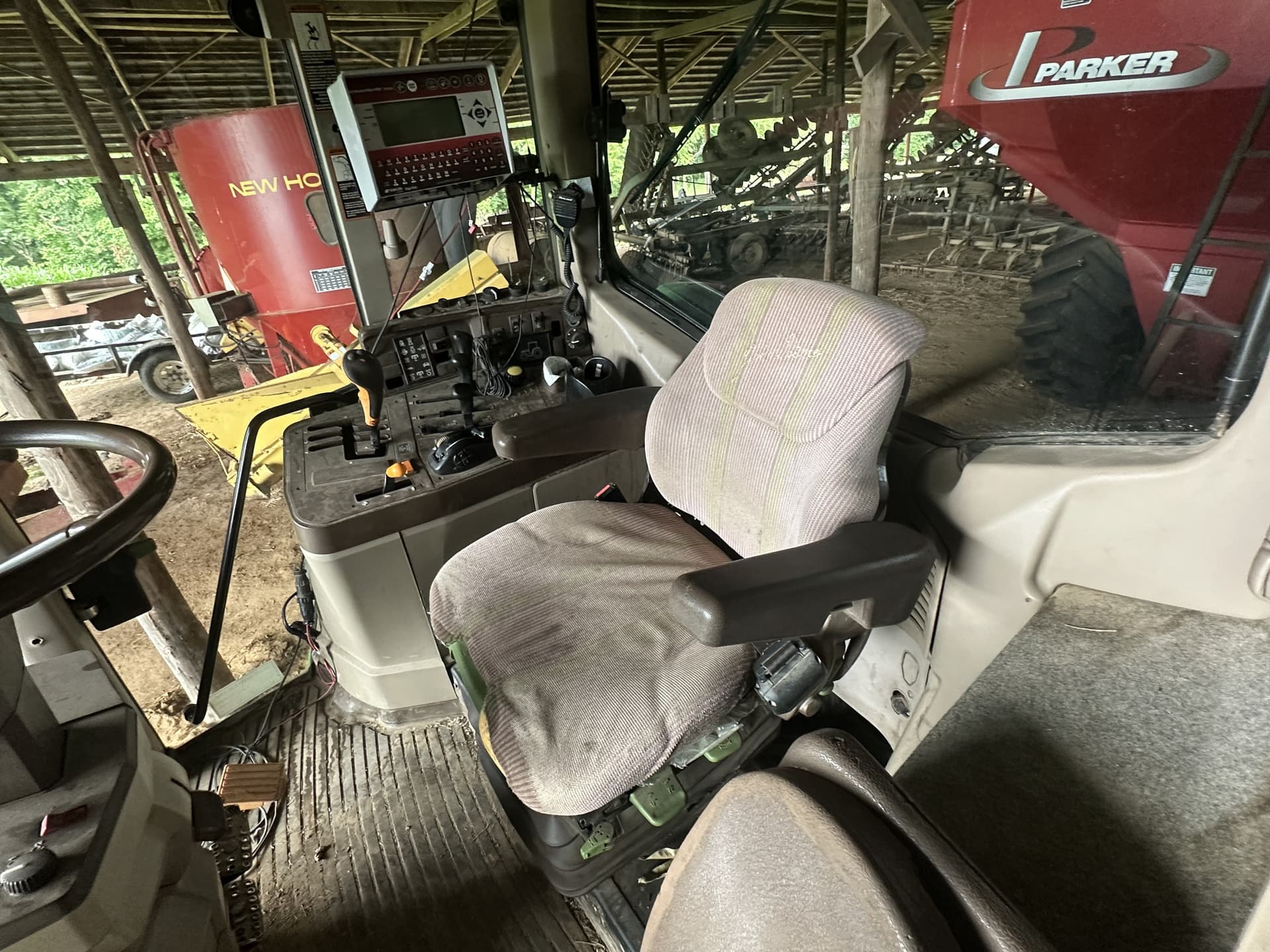 2003 John Deere 7520 Image