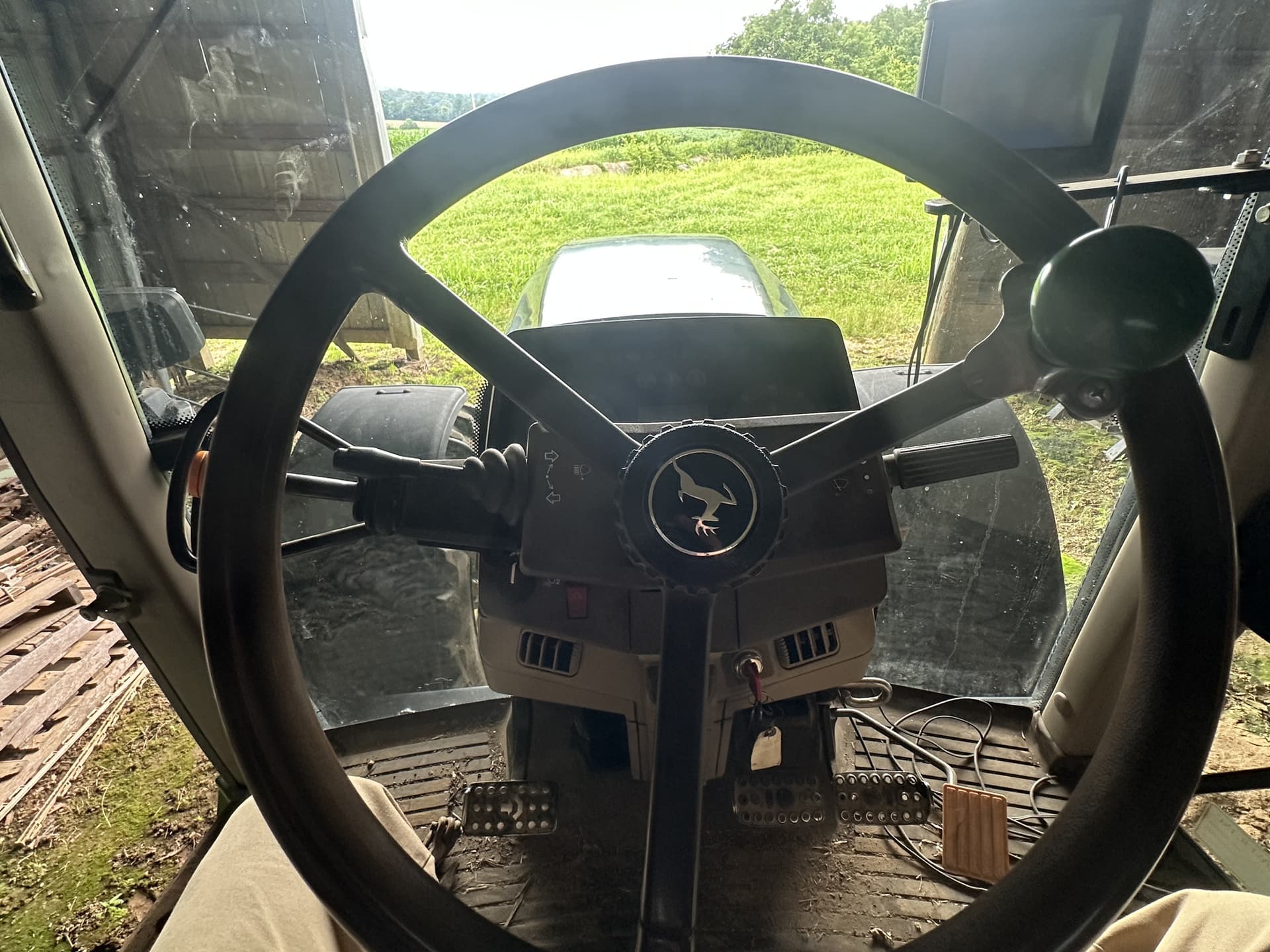 2003 John Deere 7520 Image